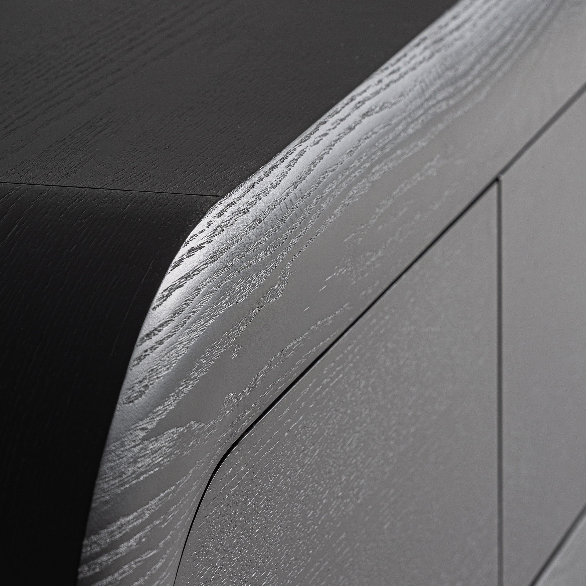 RTV-Sideboard CHAMONIX aus schwarzem Eichenholz