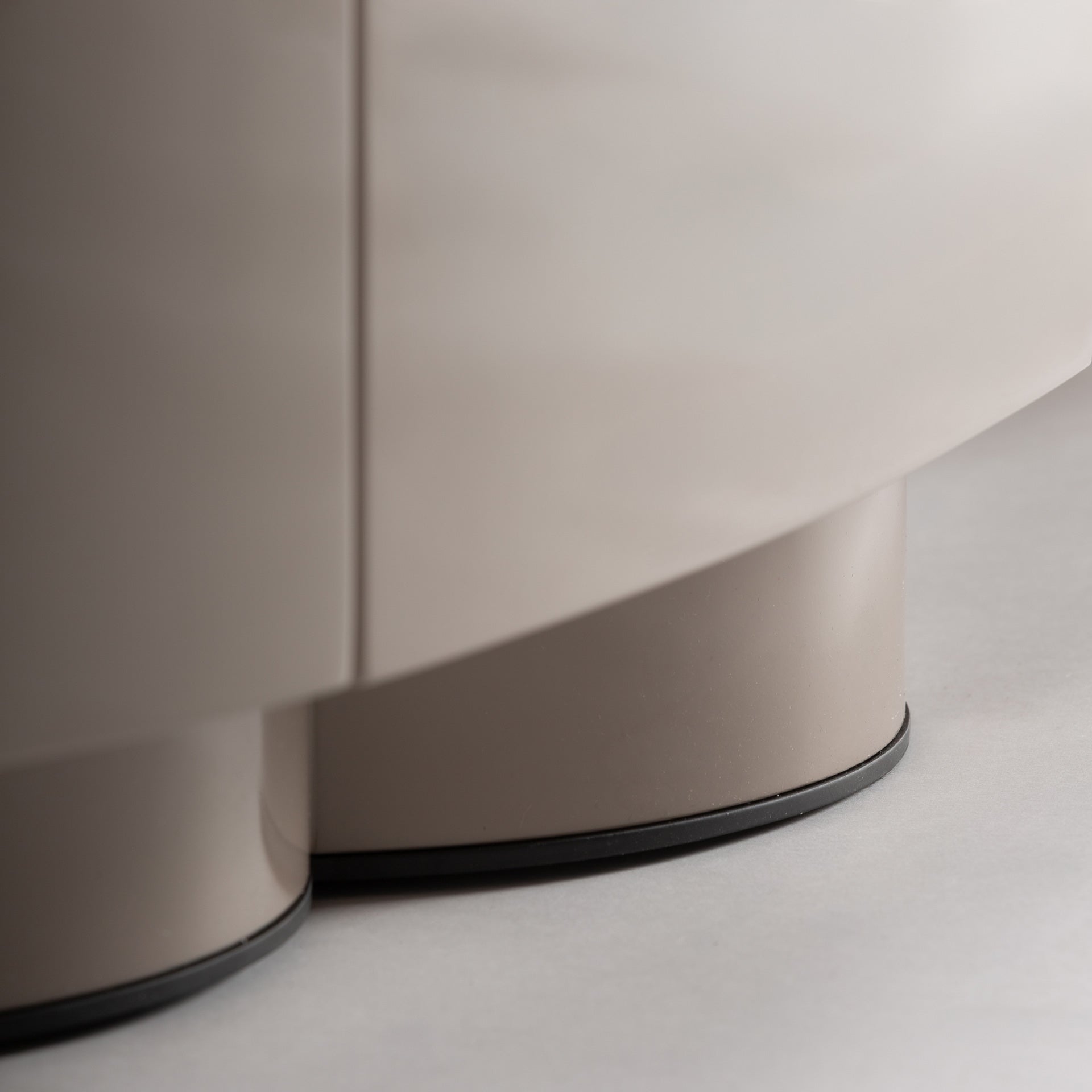 SINGEN Cream TV Cabinet