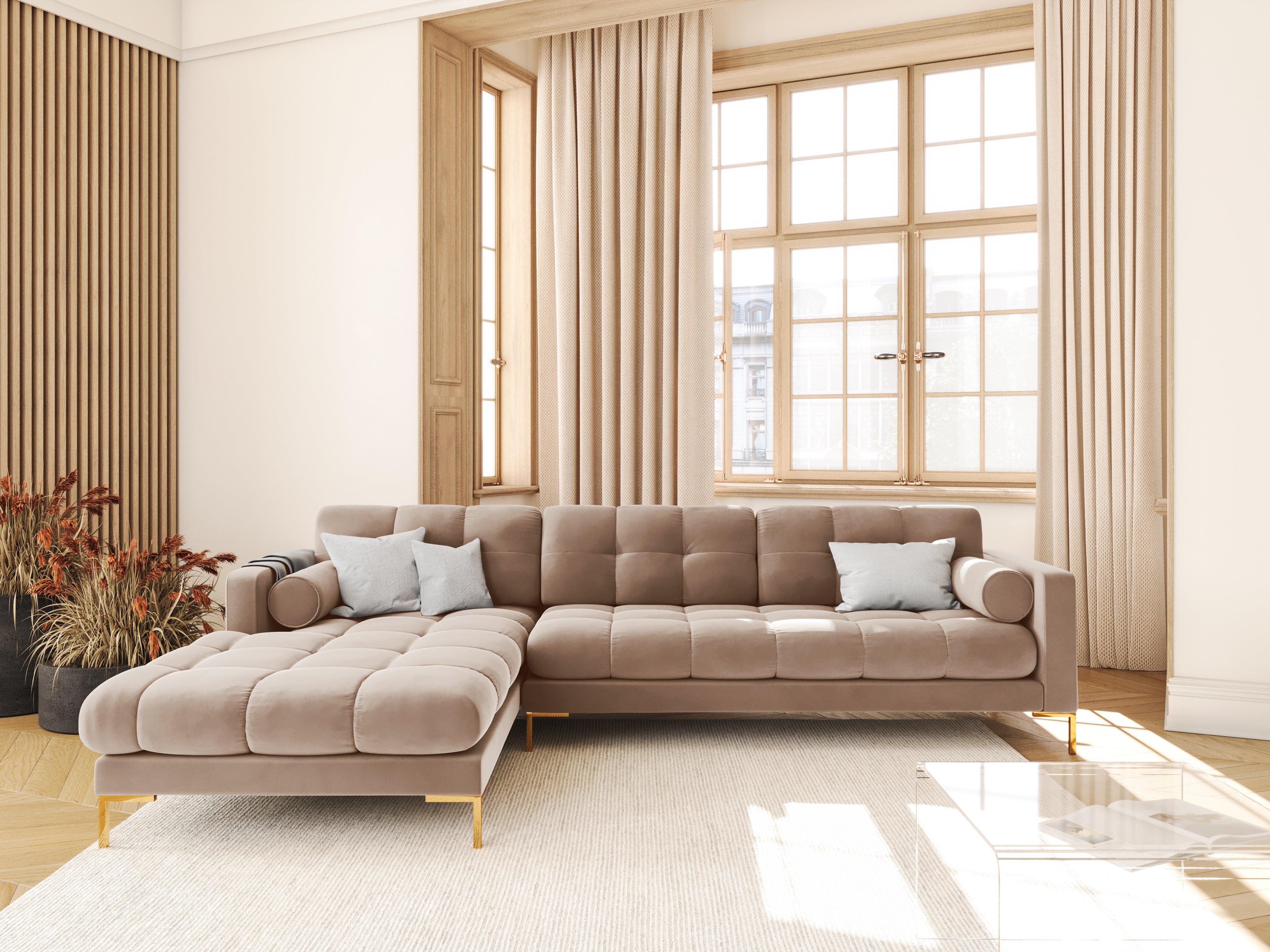 Narożnik aksamitny lewostronny BALI beżowy ze złotą podstawą Cosmopolitan Design Eye on Design