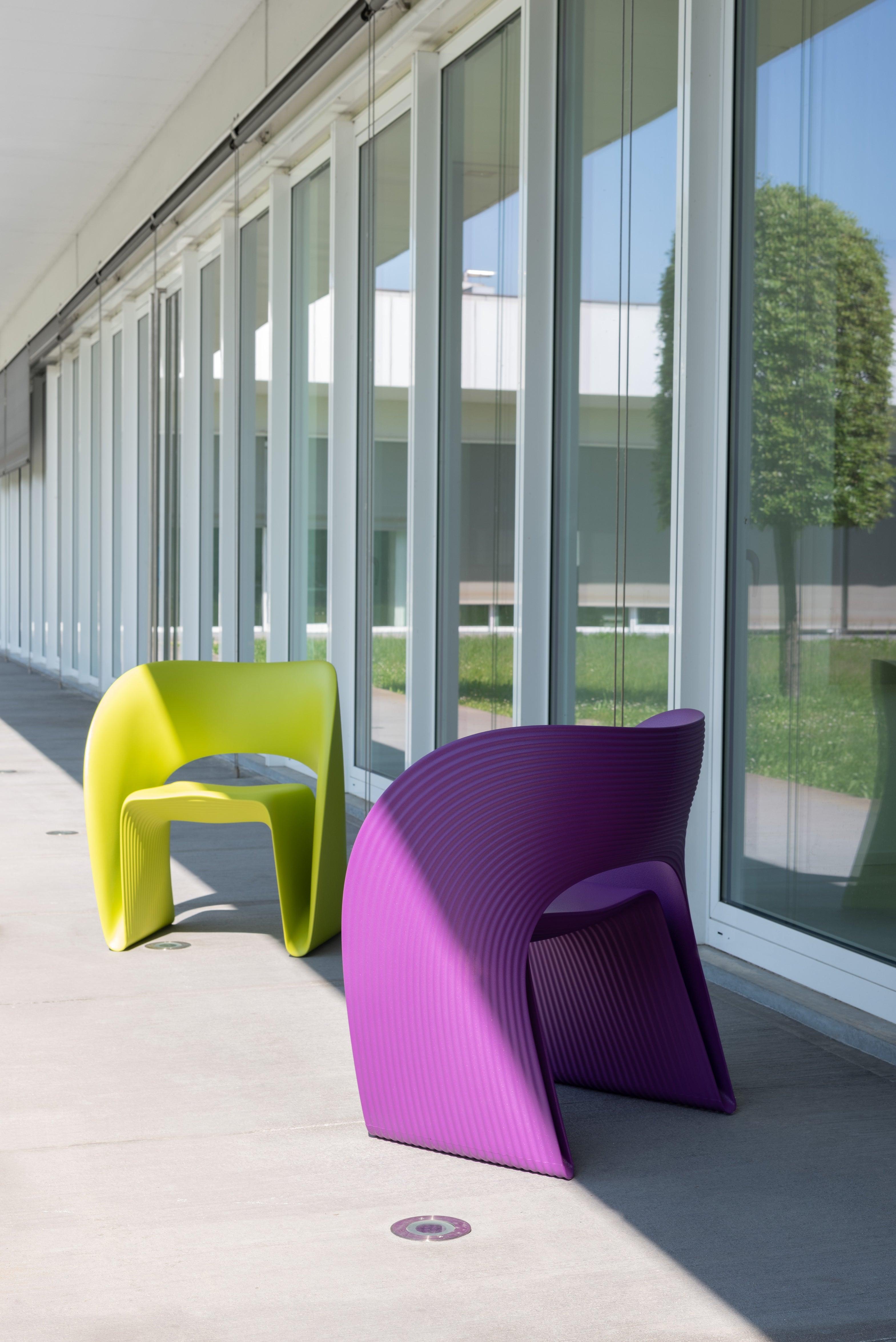 Niskie krzesło RAVIOLO pistacjowy Magis Eye on Design