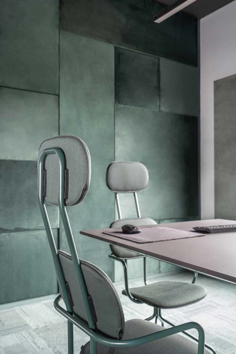 Bureau stoel met hoofsteun NIEUWE SCHOOL gestoffeerd