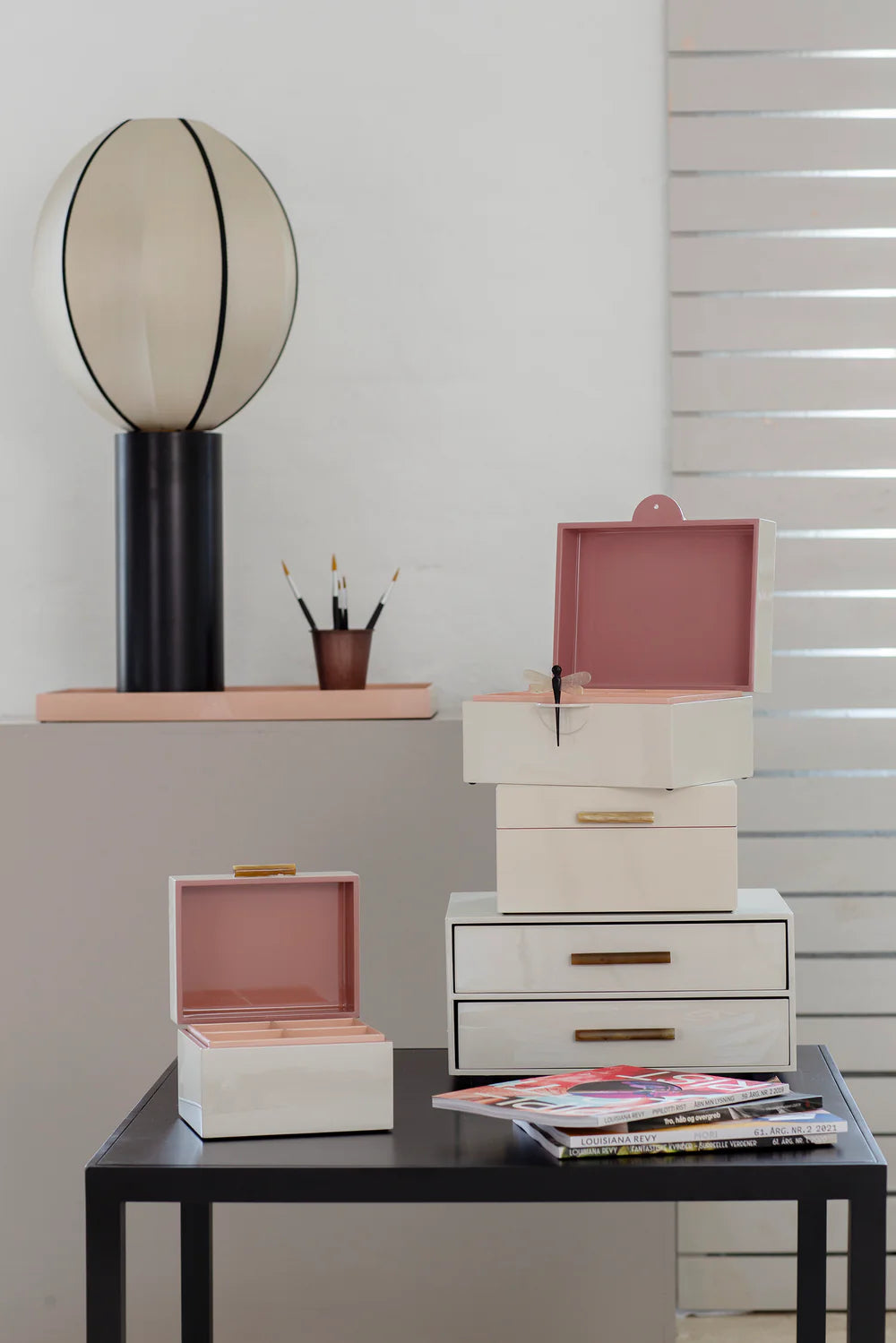 Beige OVALE lampenkap met zwart