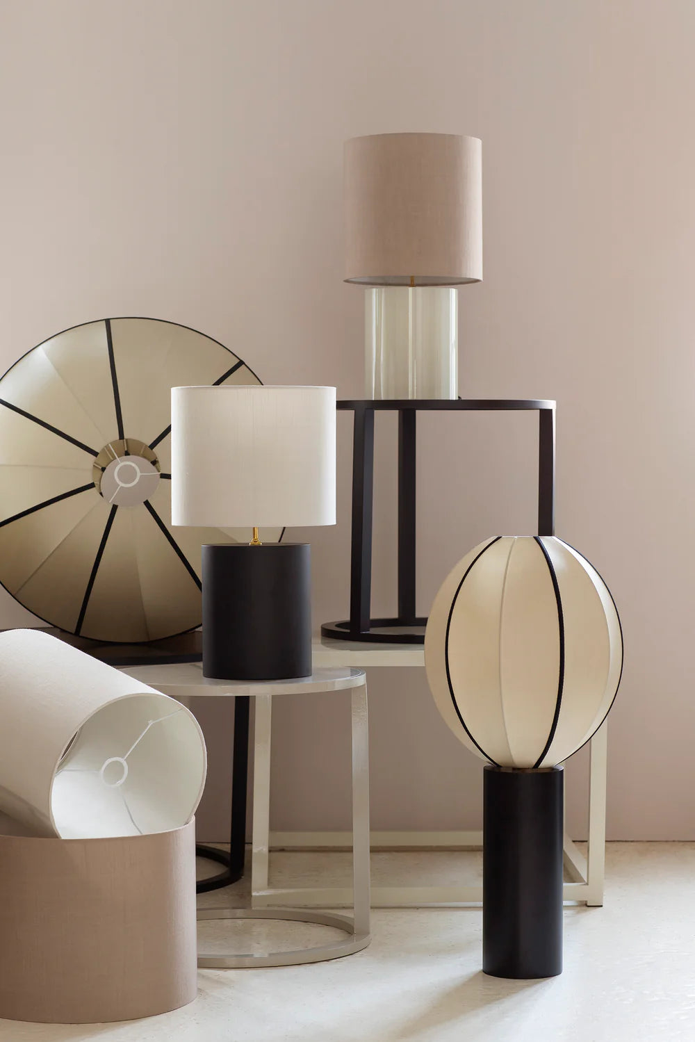Beige OVALE lampenkap met zwart