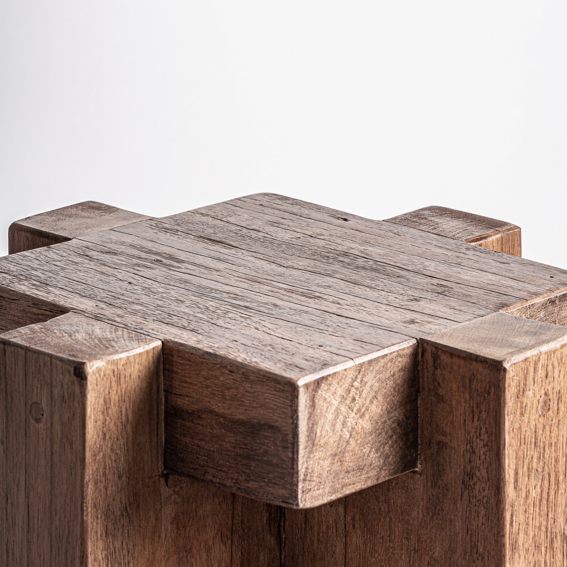 Bijzettafel BRUTALIST gerecycled hout