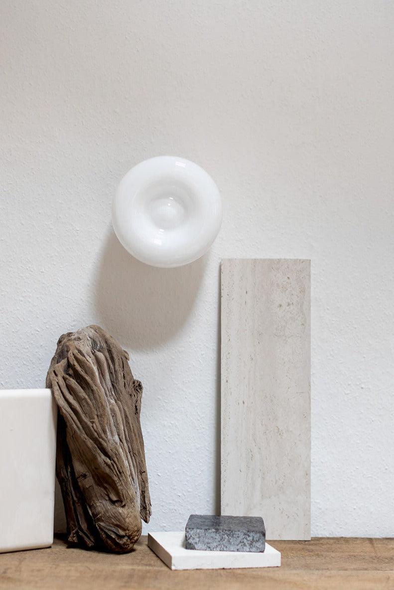 Plafon BUOY mosiężny Embassy Interiors Eye on Design