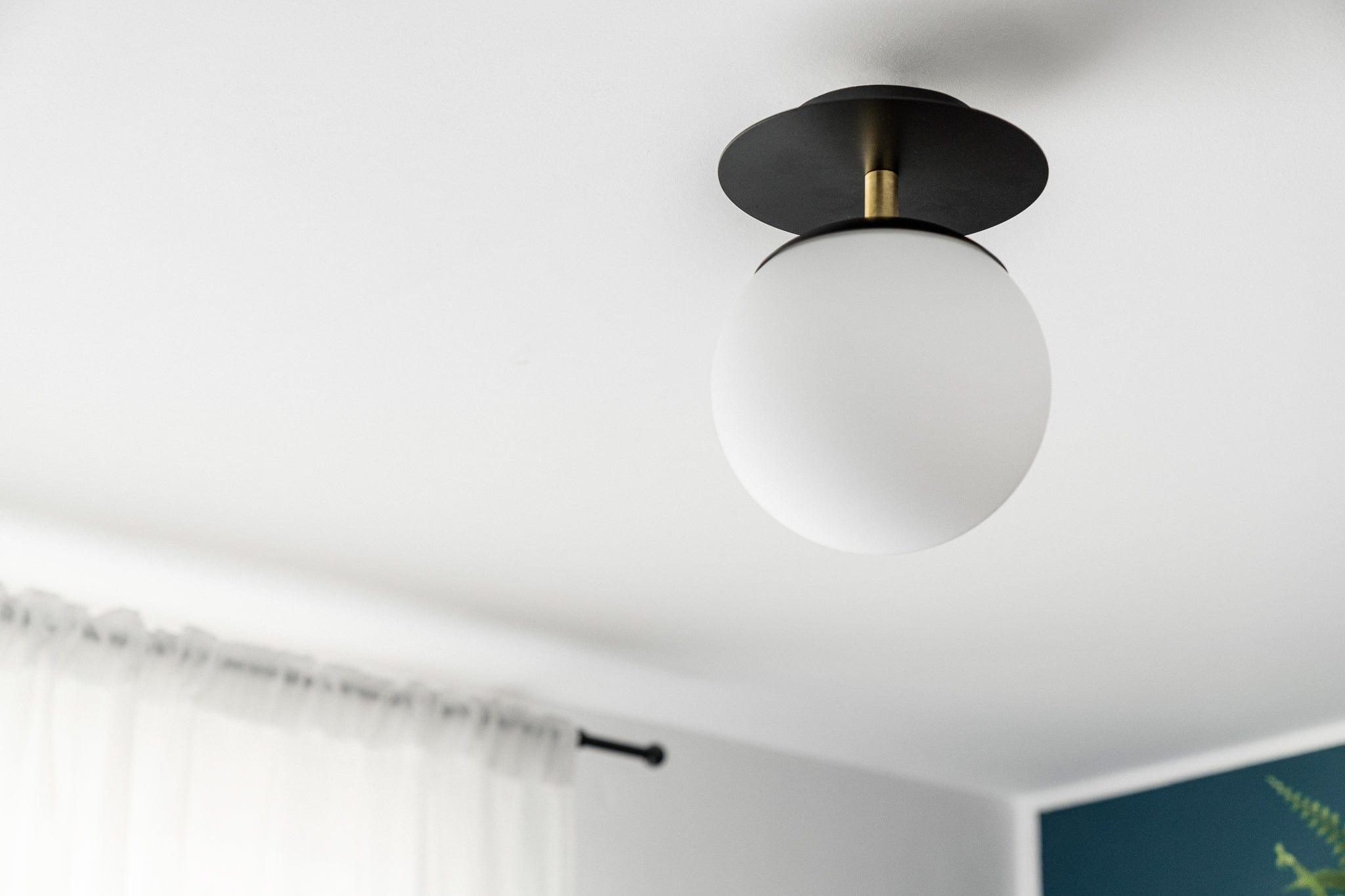 Plafon PLAAT czarno-złoty Ummo Eye on Design