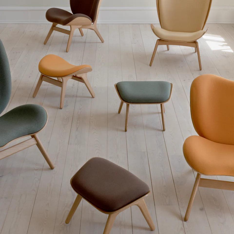 Podnóżek CONVERSATION PIECE kawowy z dębową podstawą UMAGE Eye on Design