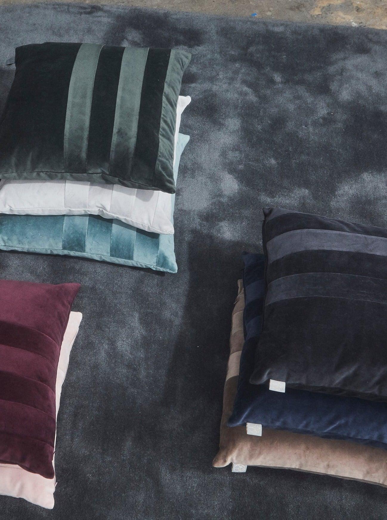 Poduszka aksamitna SANATI szary AYTM Eye on Design