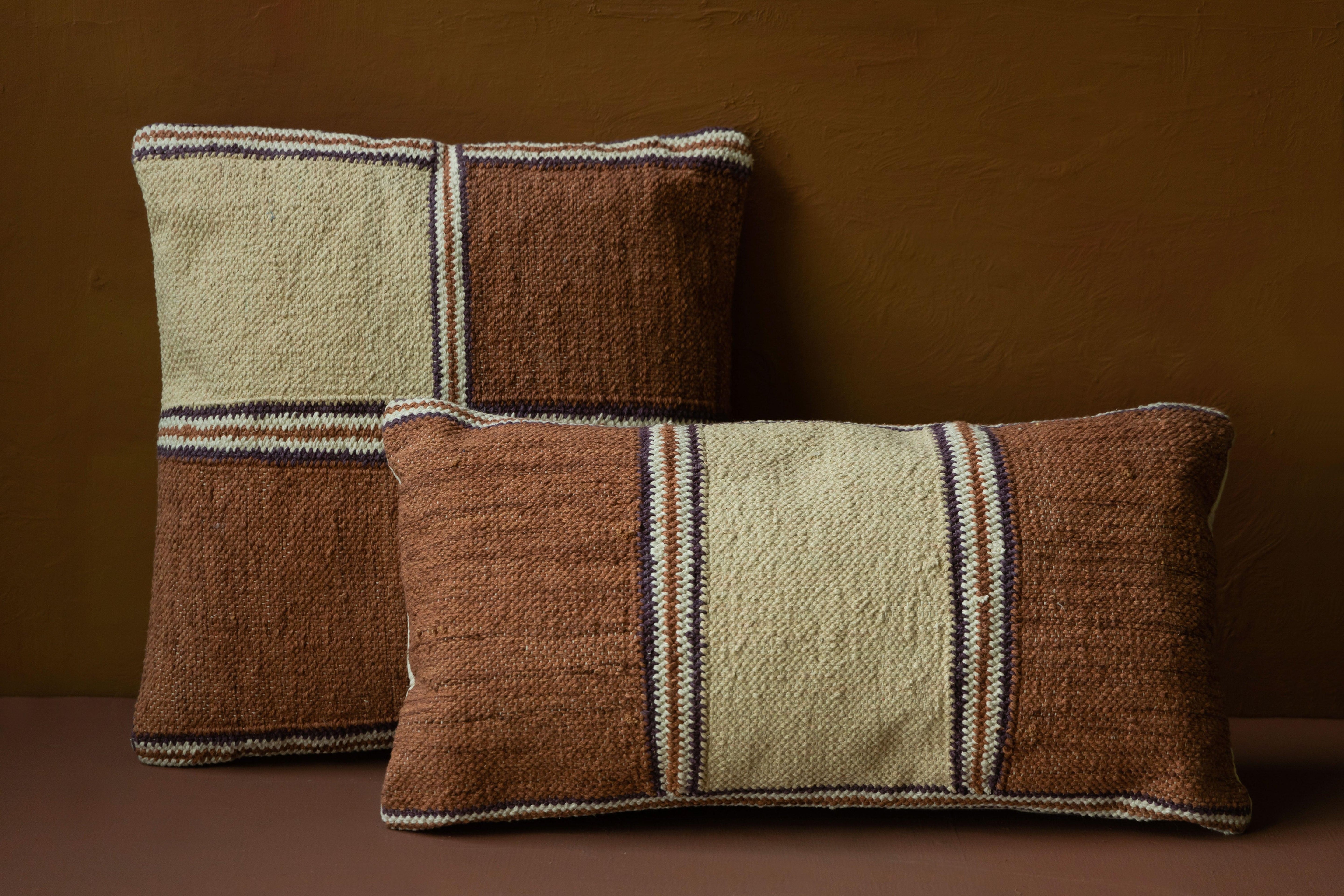 Gambit Cushion 45x45 Dutchbone Eye on Design