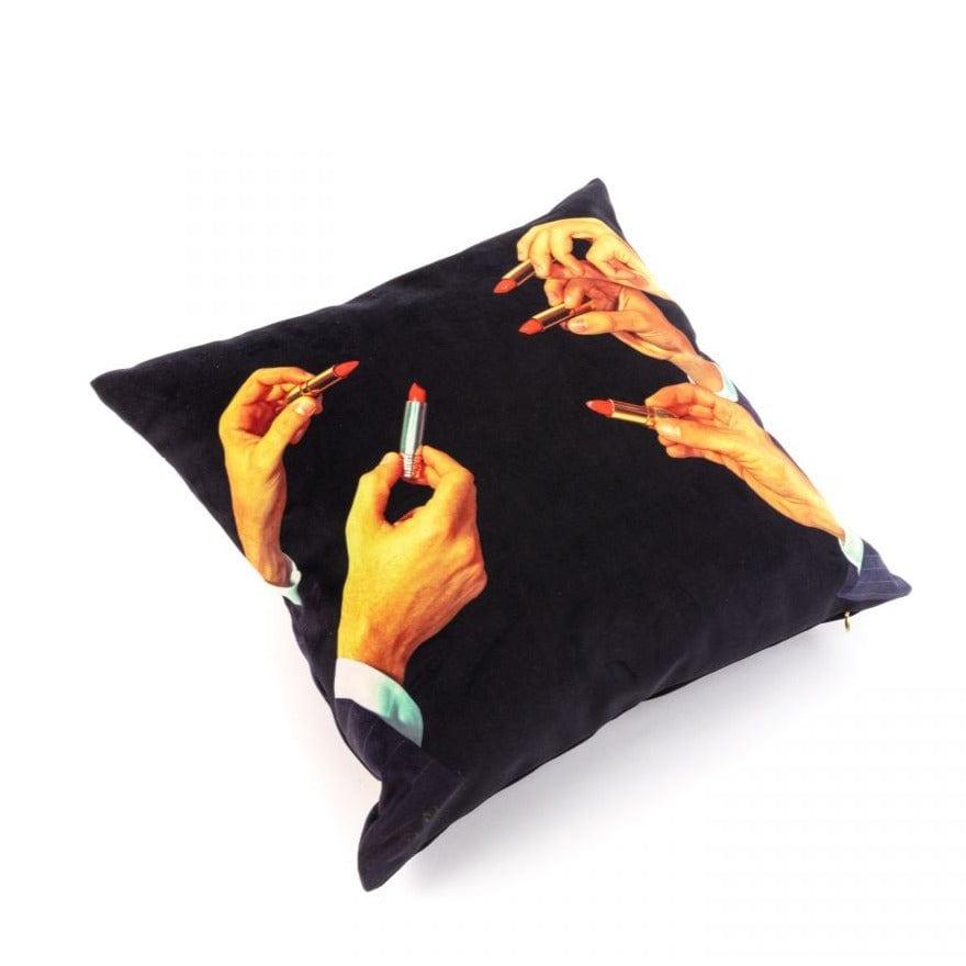 Poduszka LIPSTICKS czarny Seletti Eye on Design