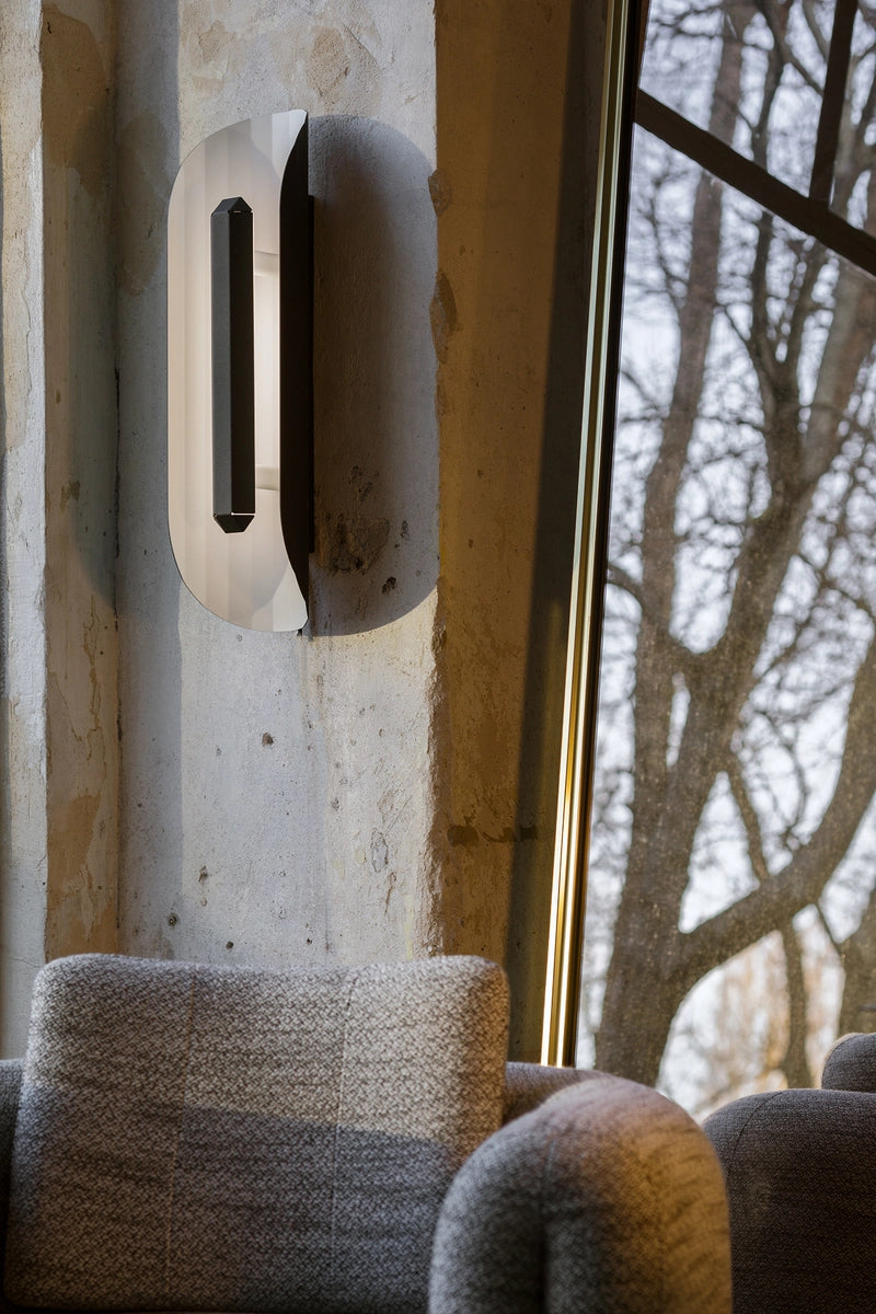 APOLIN black wall lamp with white