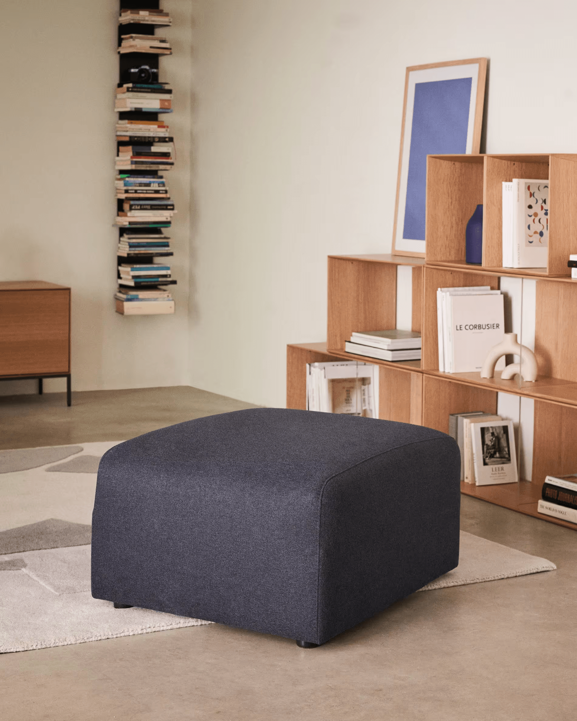 Puf NEOM niebieski La Forma Eye on Design