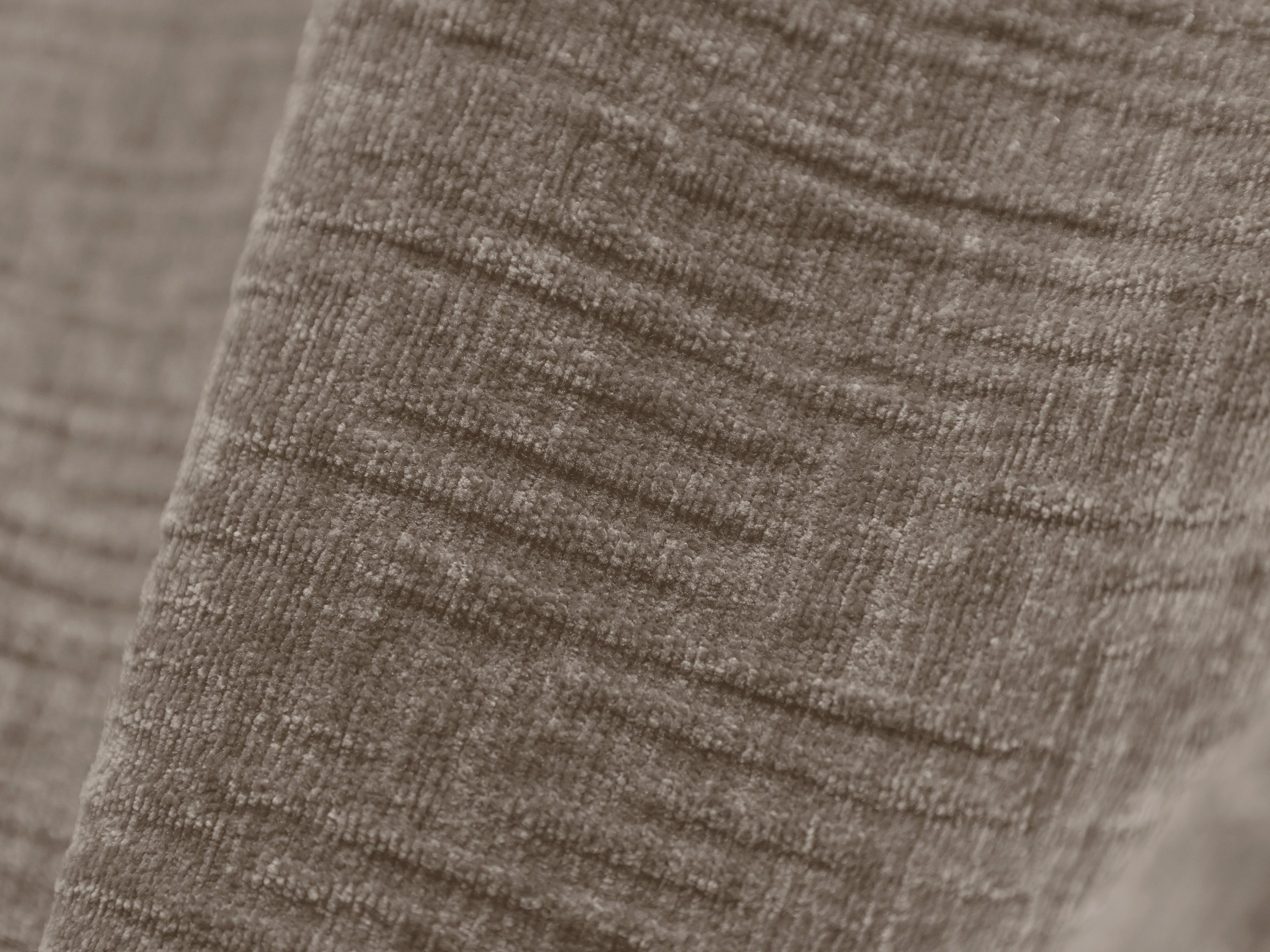 Puf w tkaninie szenilowej VANDA jasnoszary Mazzini Sofas Eye on Design