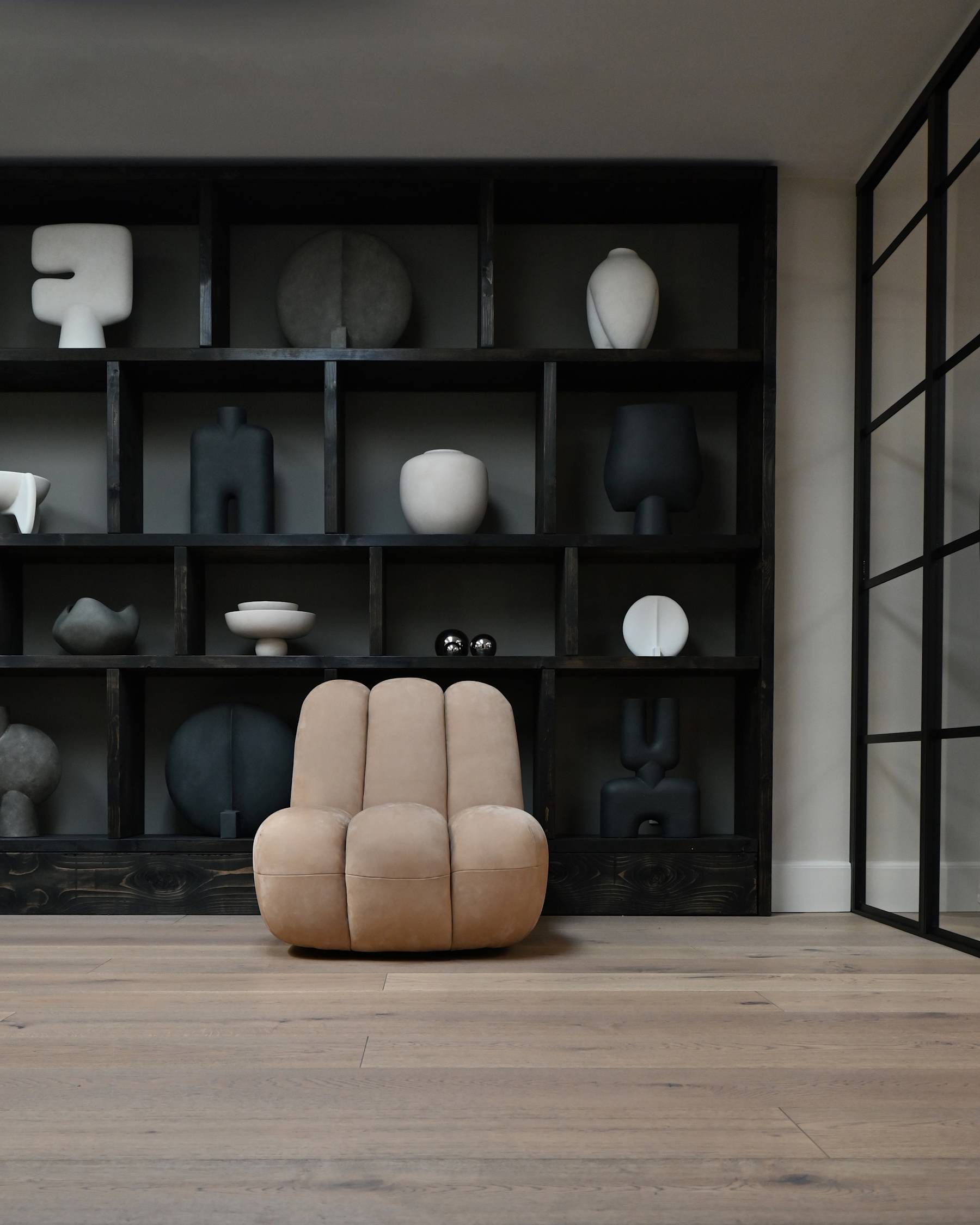 Fauteuil TOE beige nubuckleer