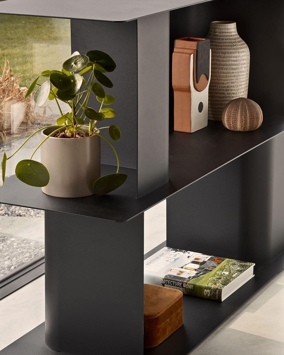 Regał CARV matowy czarny do salonu – Calligaris