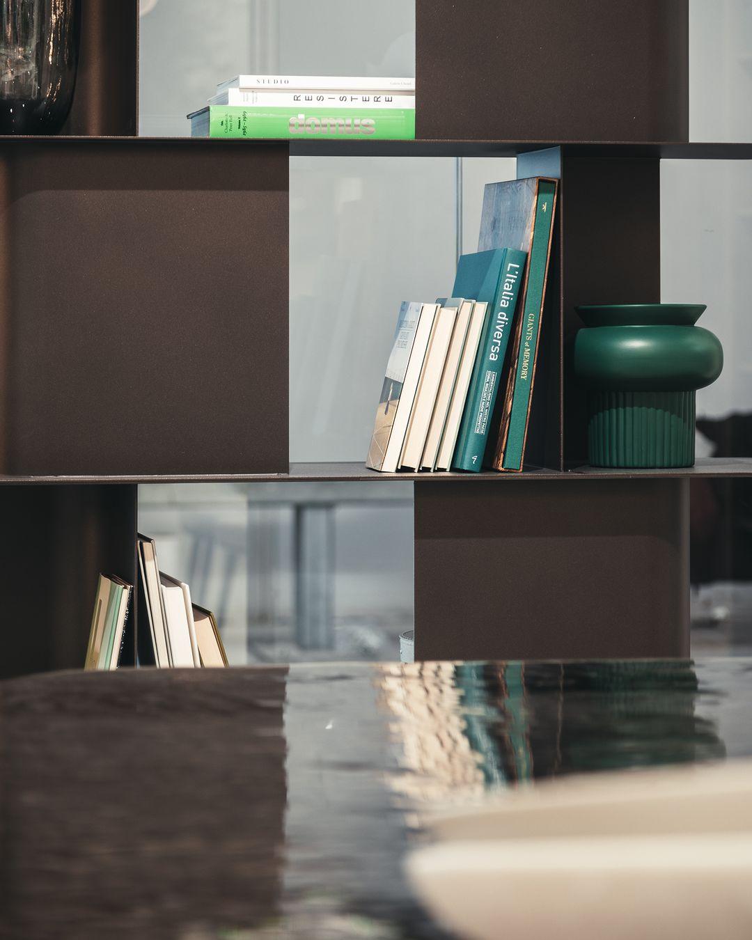 Regał CARV matowy czarny Calligaris Eye on Design