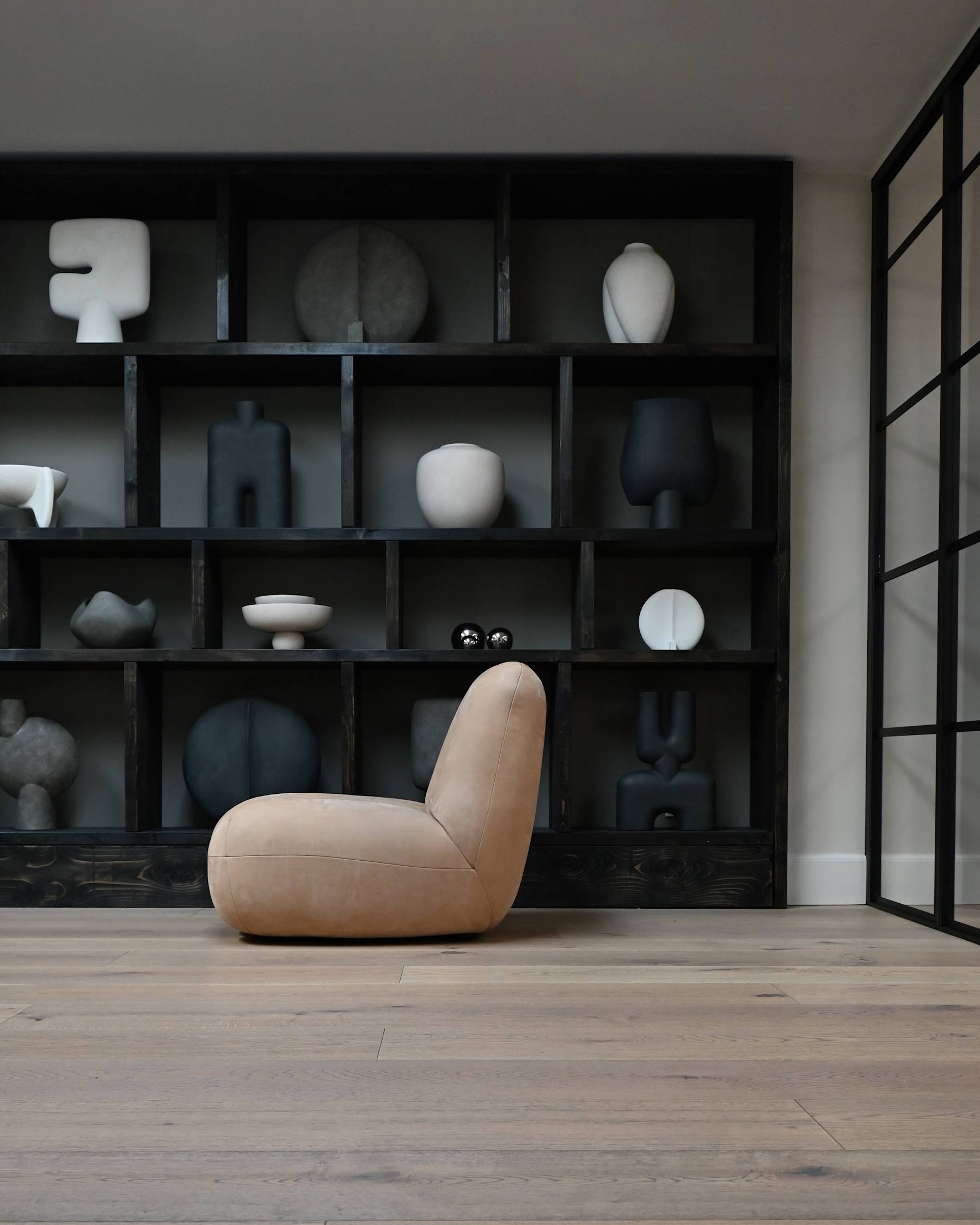 Fauteuil TOE beige nubuckleer