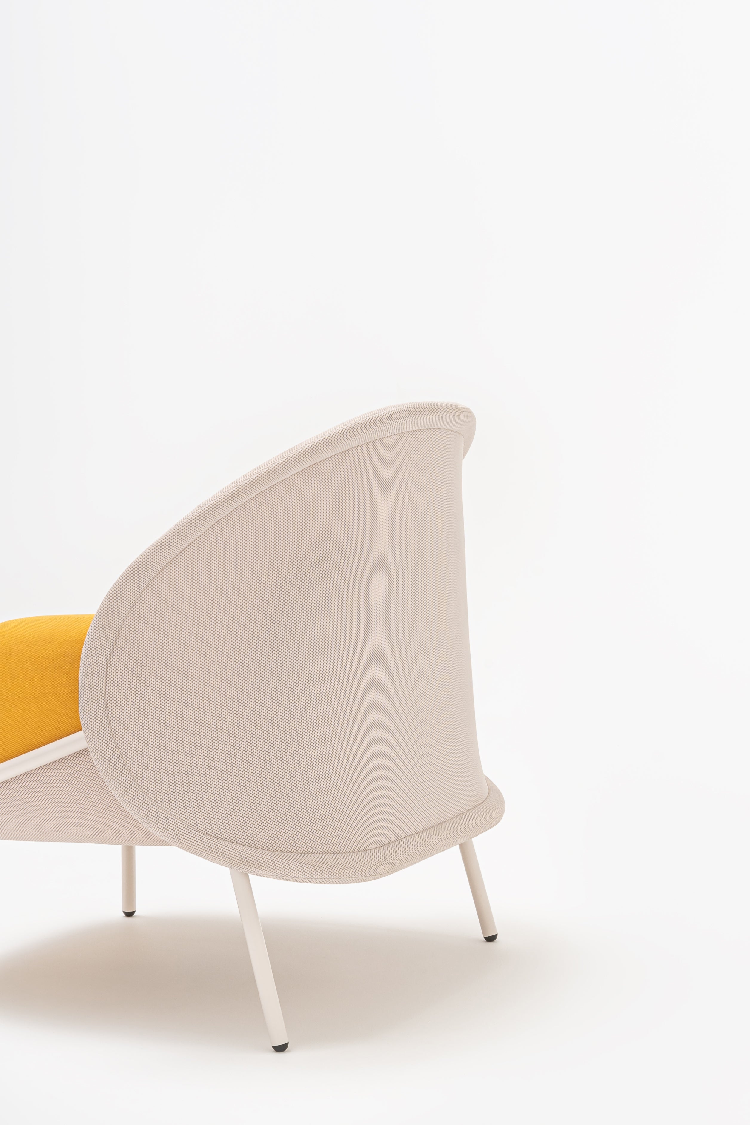 Fauteuil met lage rugleuning MESH beige