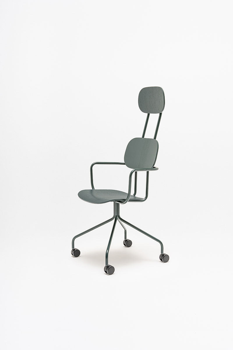 Krzesło biurowe z zagłówkiem NEW SCHOOL niebieska podstawa z kółkami do jadalni – .mdd