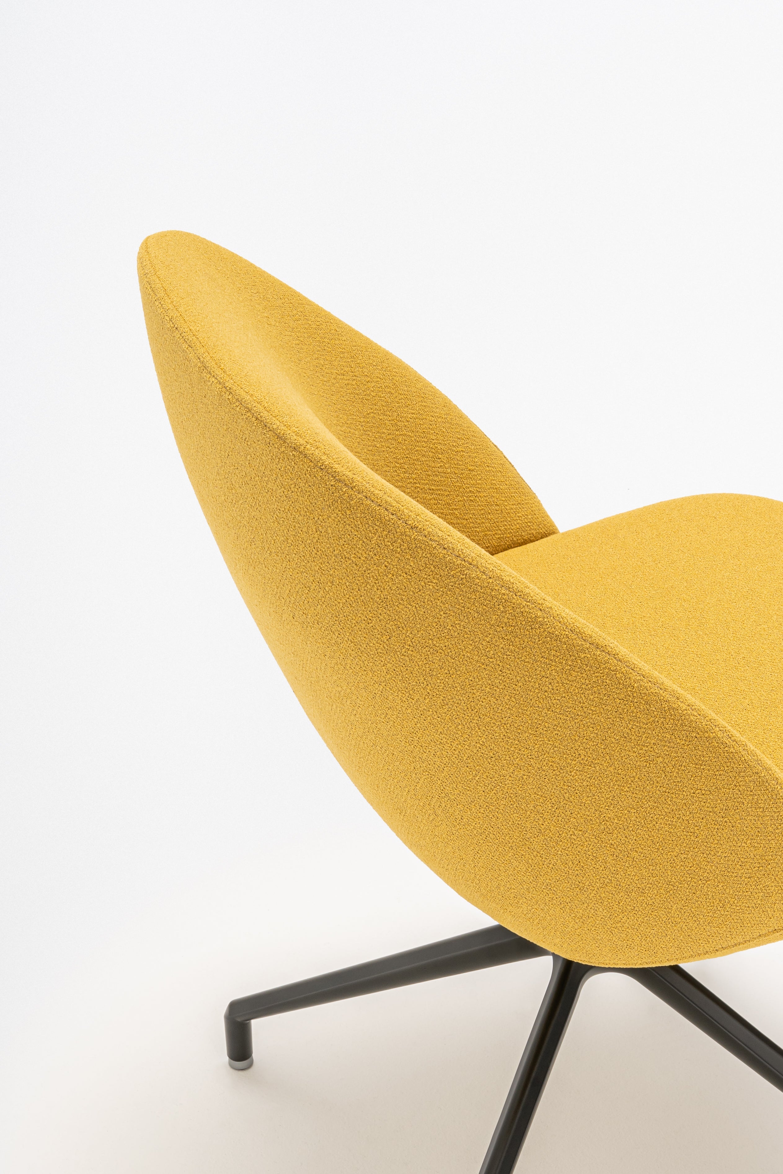 Draaistoel met lage rugleuning PARALEL metalen basis