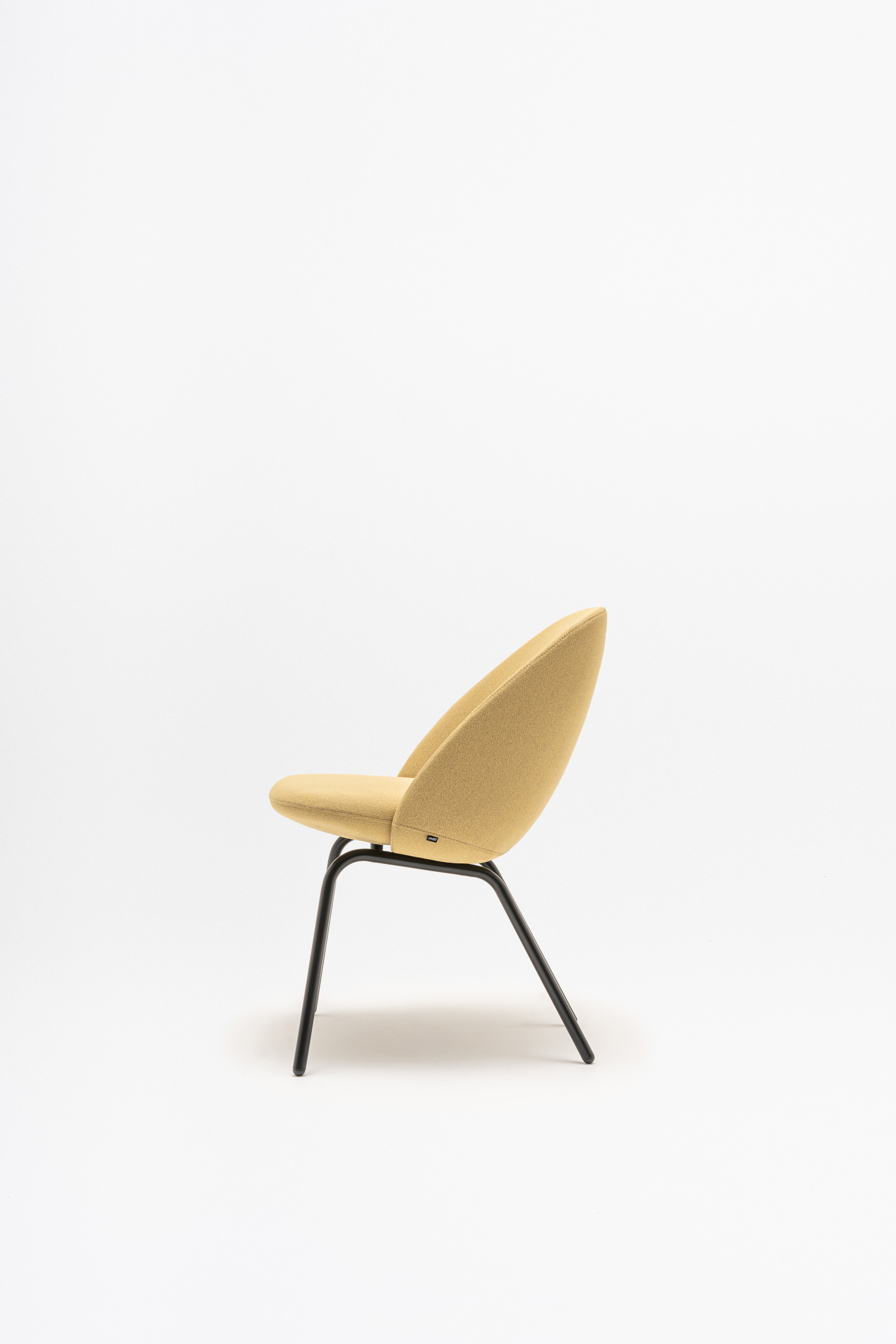 Fauteuil met lage rugleuning PARALEL vierpotige basis