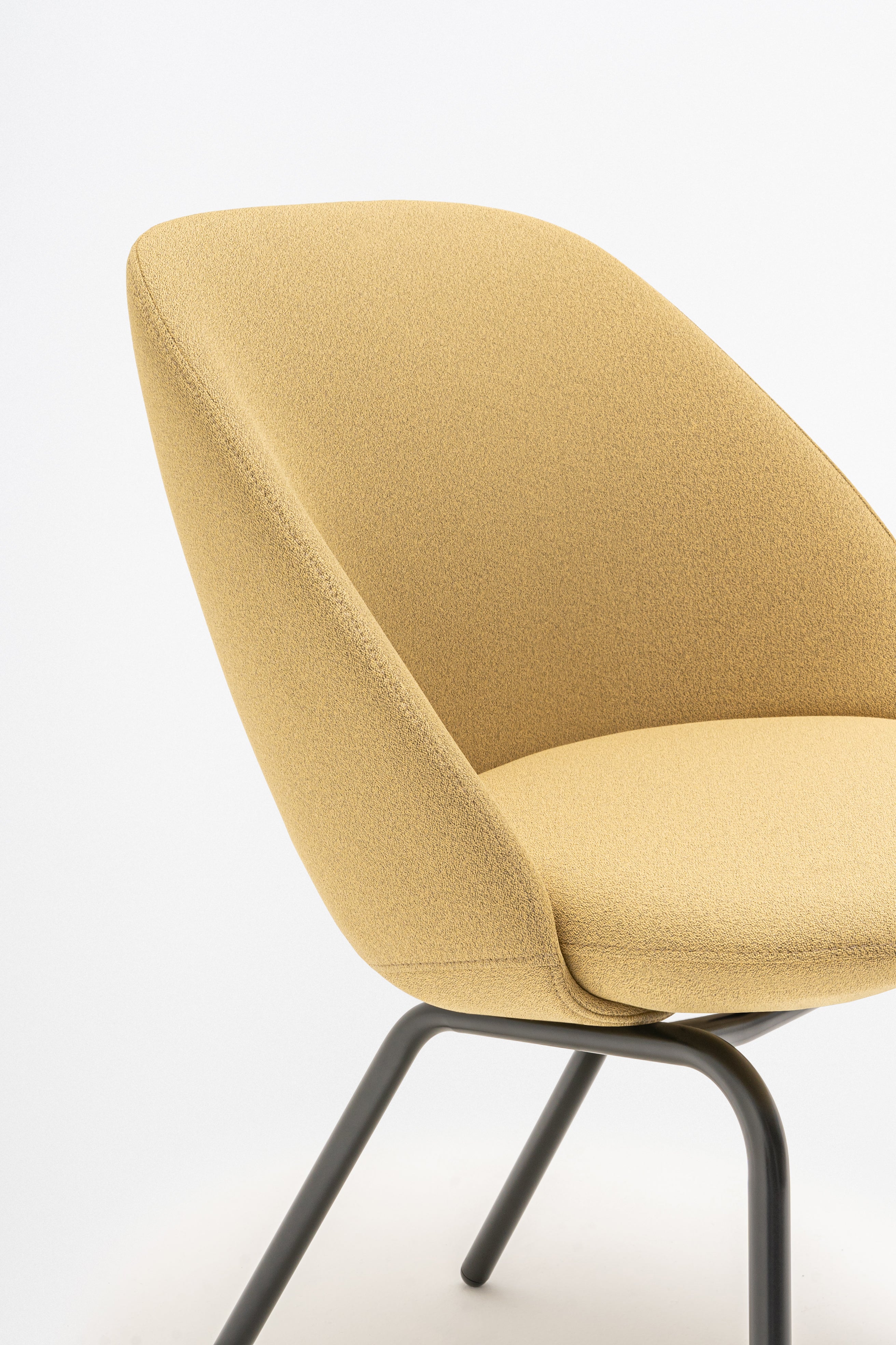 Fauteuil met lage rugleuning PARALEL vierpotige basis