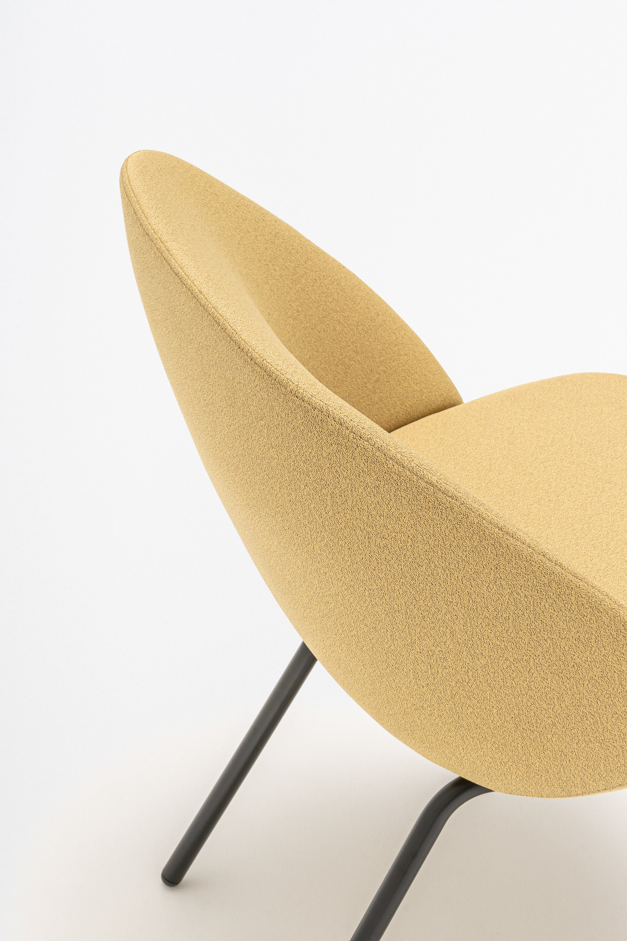 Fauteuil met lage rugleuning PARALEL vierpotige basis