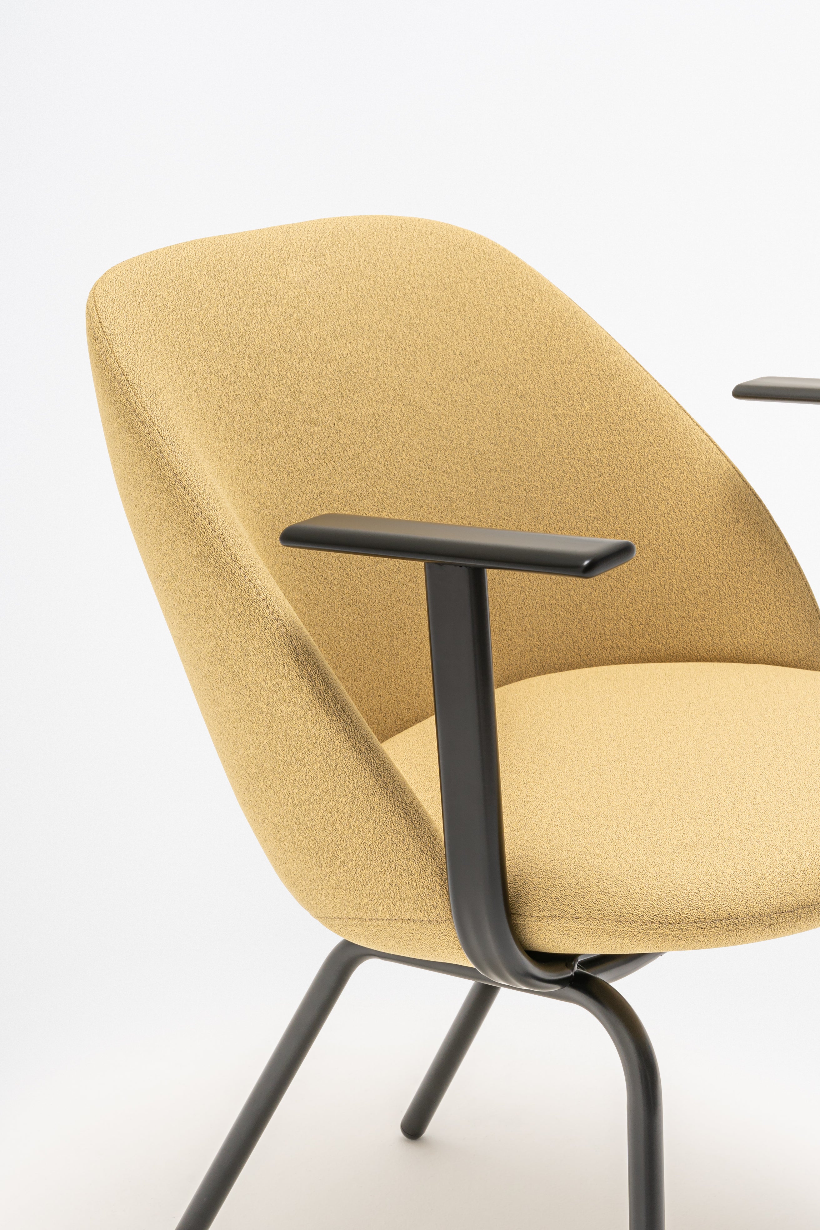 Fauteuil met lage rugleuning PARALEL vierpotige basis