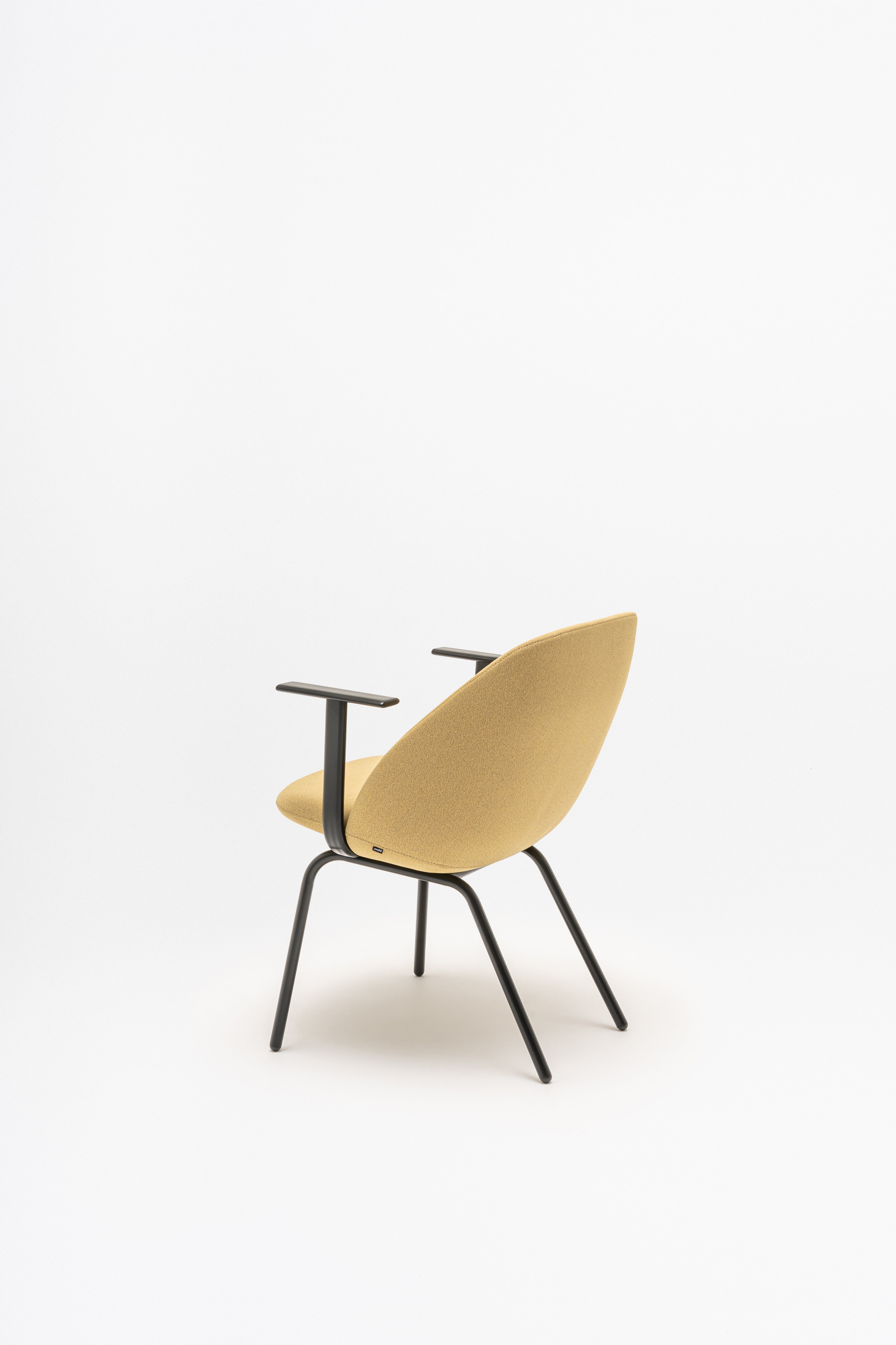 Fauteuil met lage rugleuning PARALEL vierpotige basis