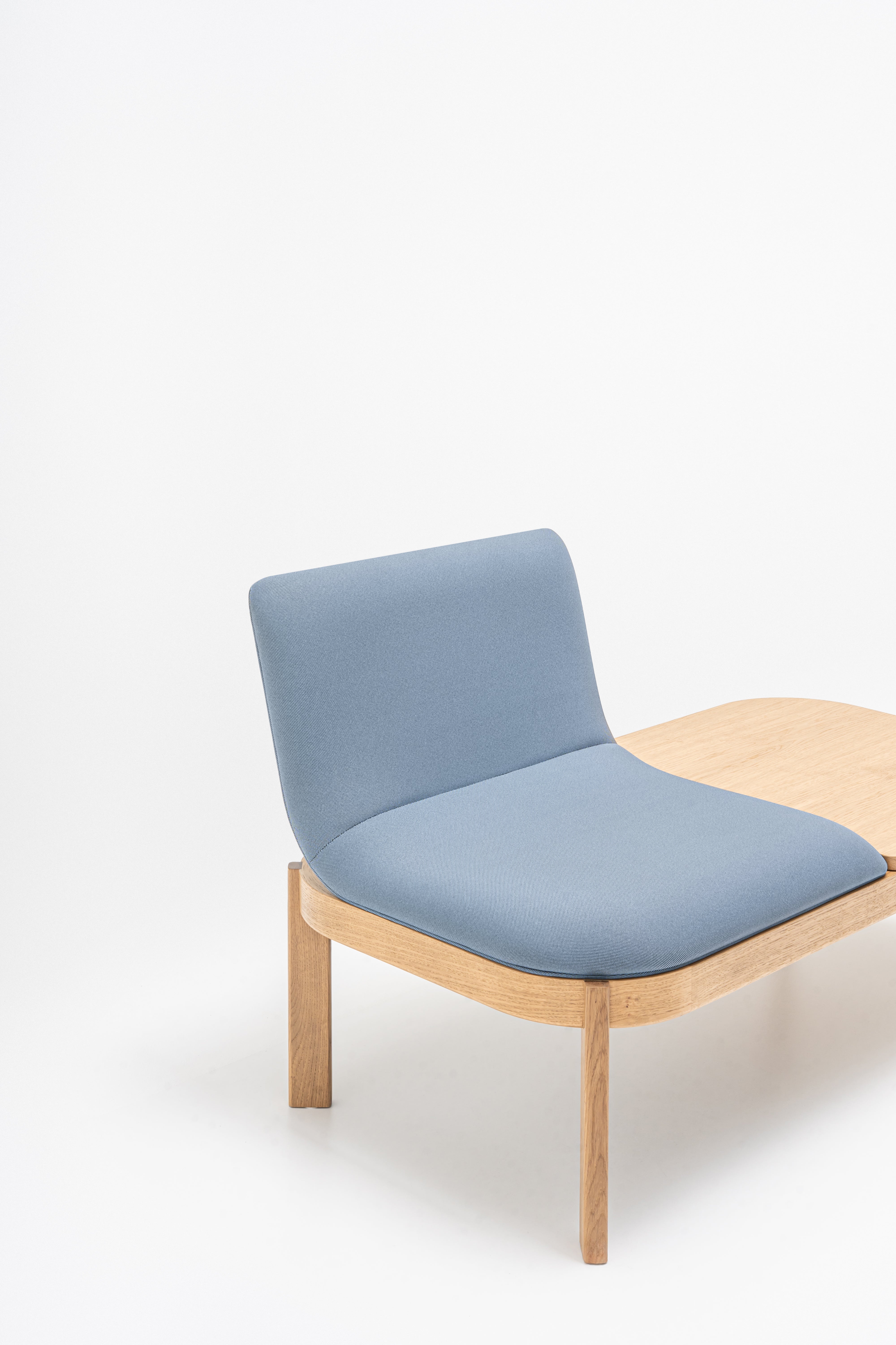 Gestoffeerde bank met rugleuning RAMP houten basis