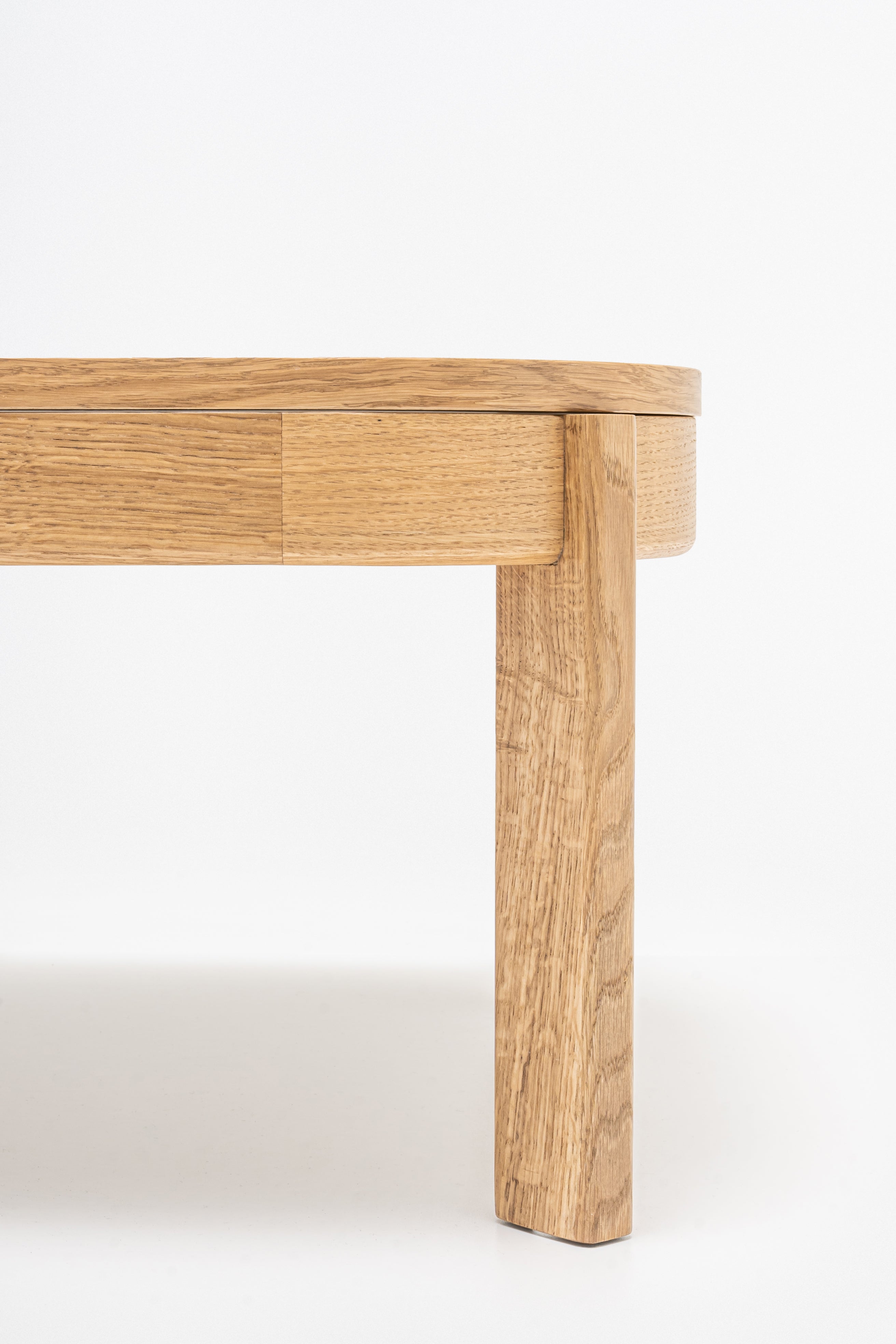 Gestoffeerde bank met rugleuning RAMP houten basis