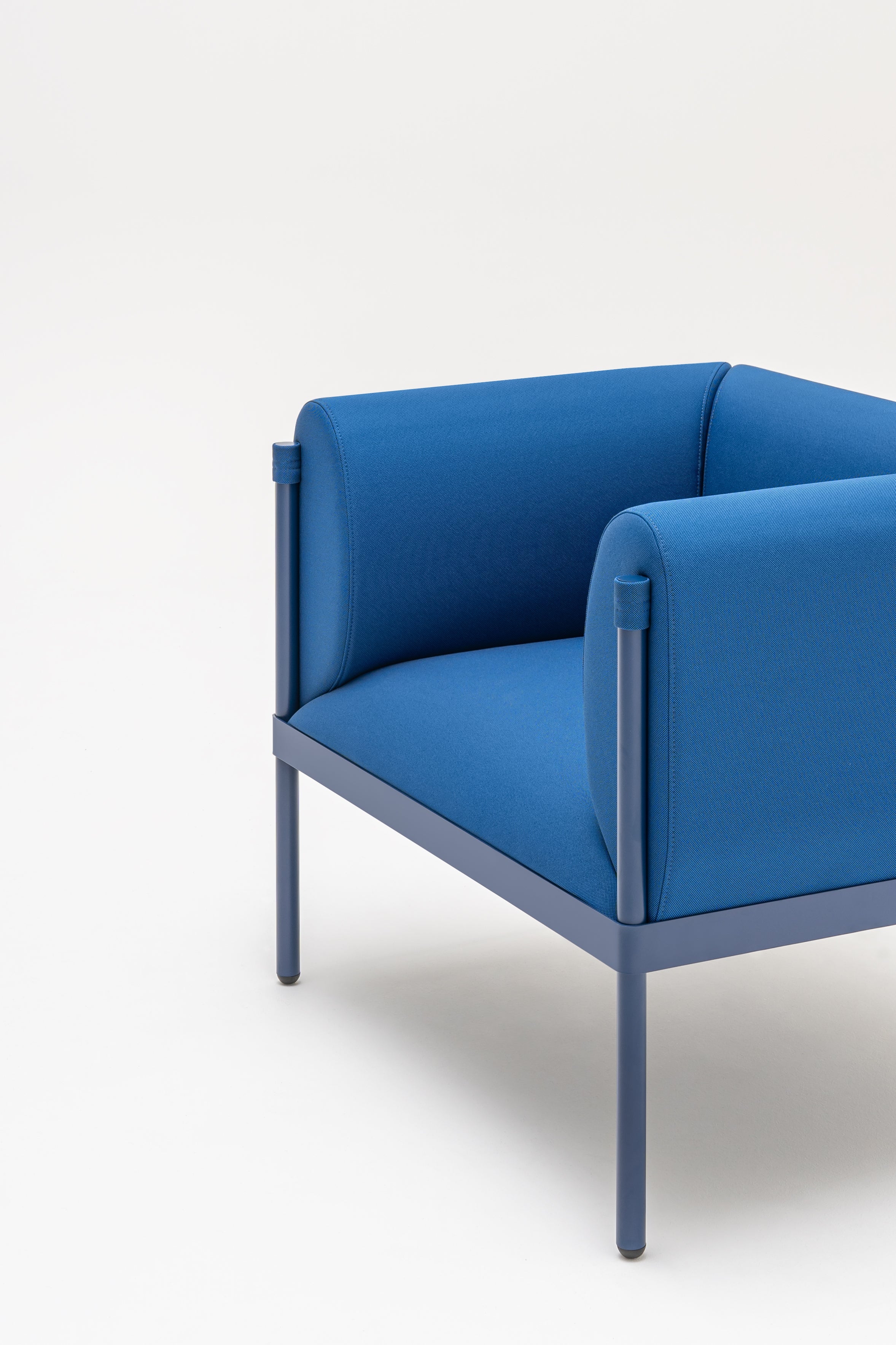 Niedriger gepolsterter Stelzenrohr