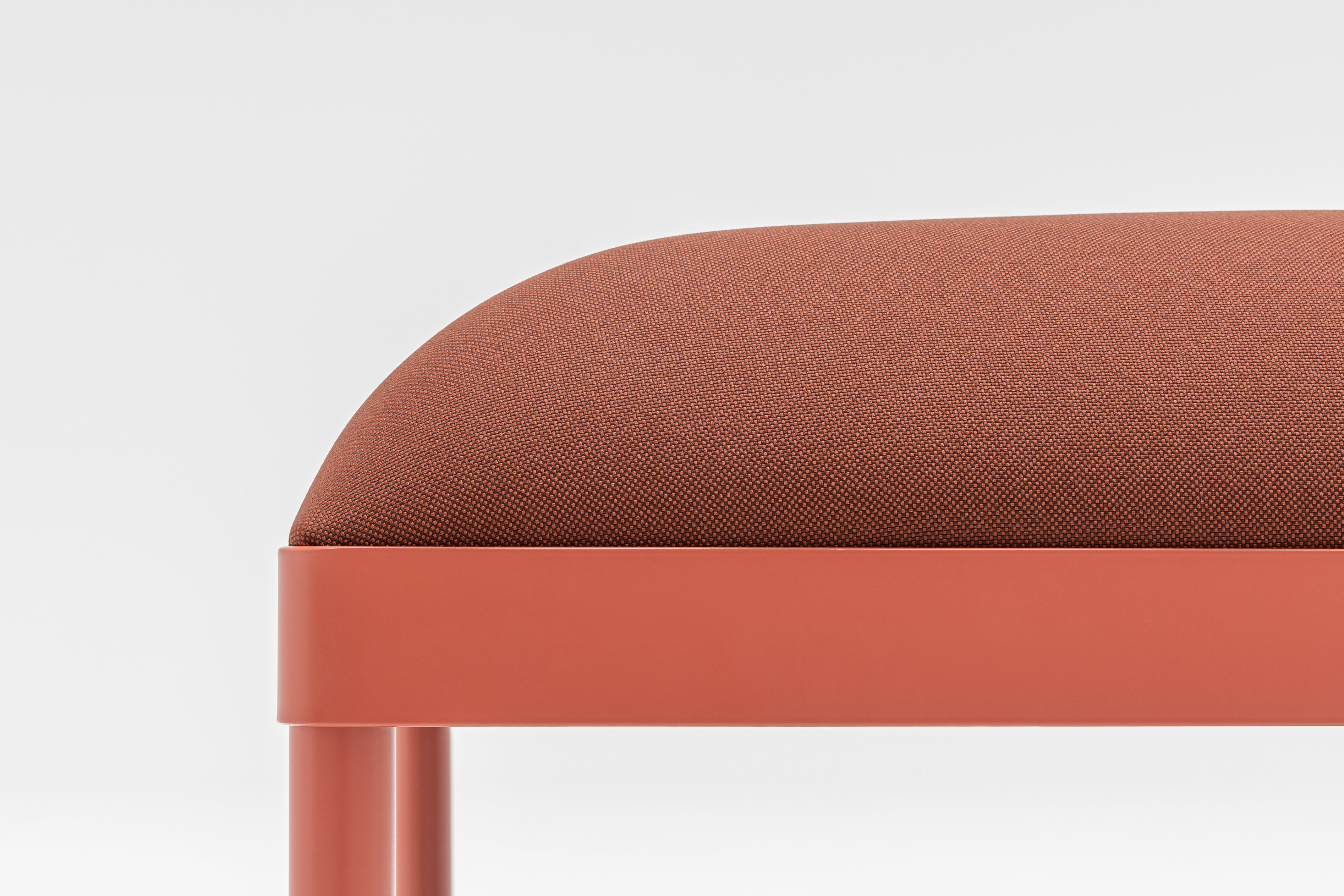 Puf STILT gestoffeerd