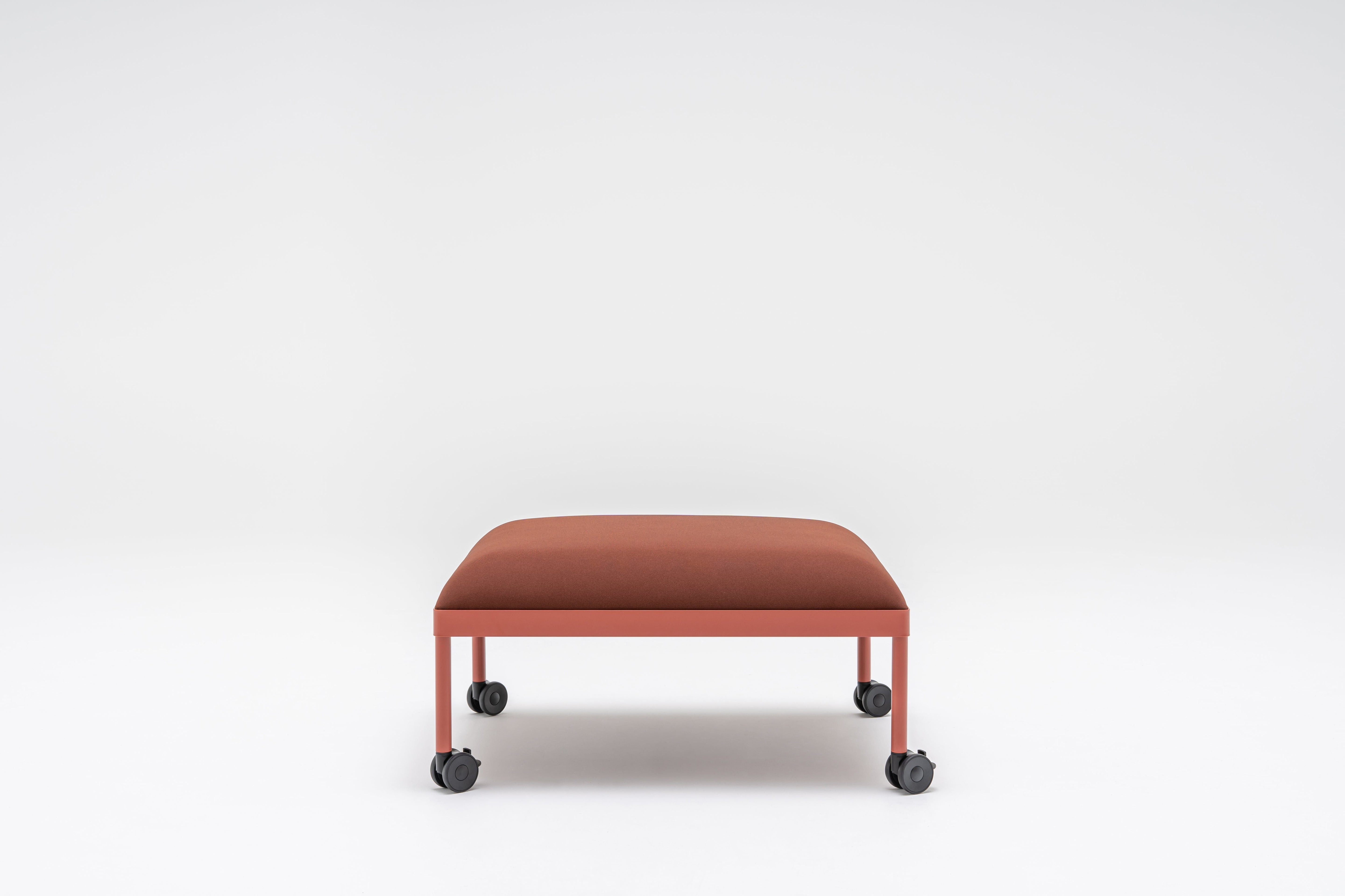 Puf STILT gestoffeerd