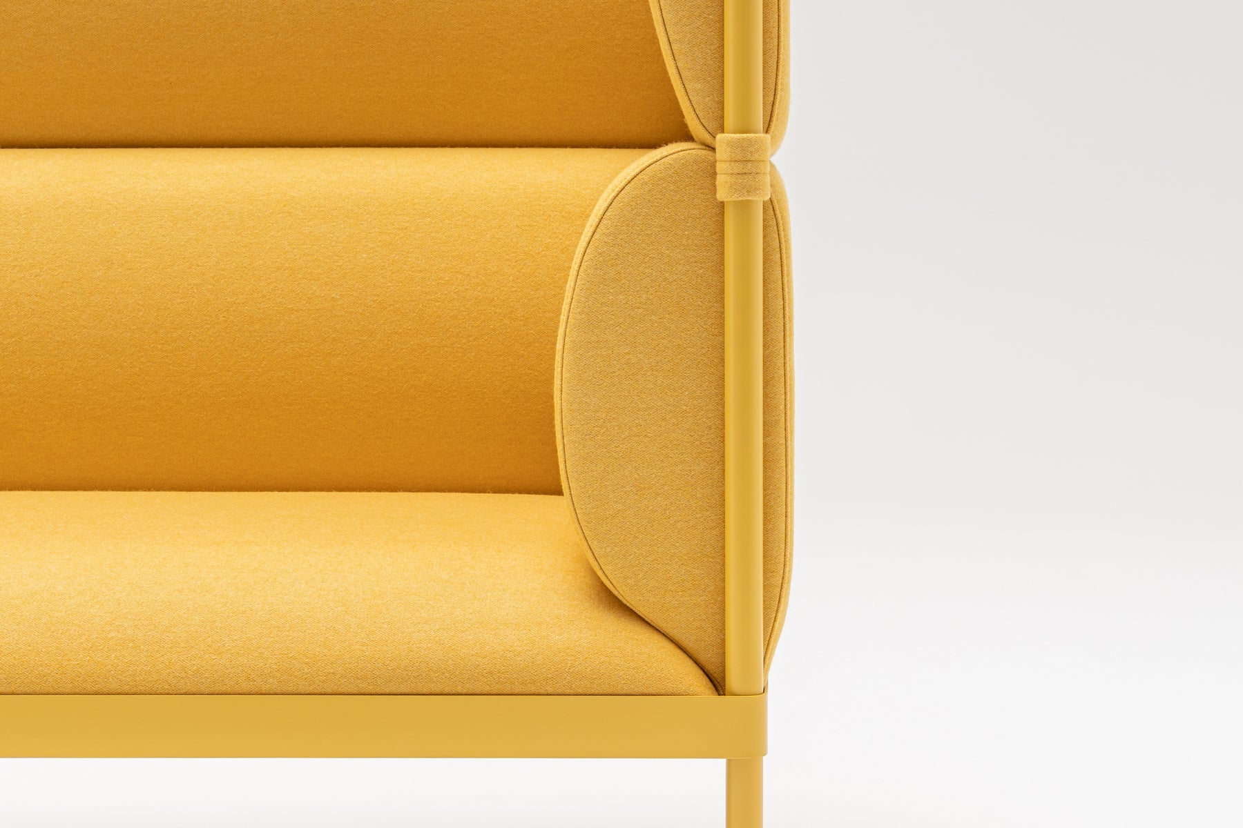 Bank 3-zits hoog STILT gestoffeerd