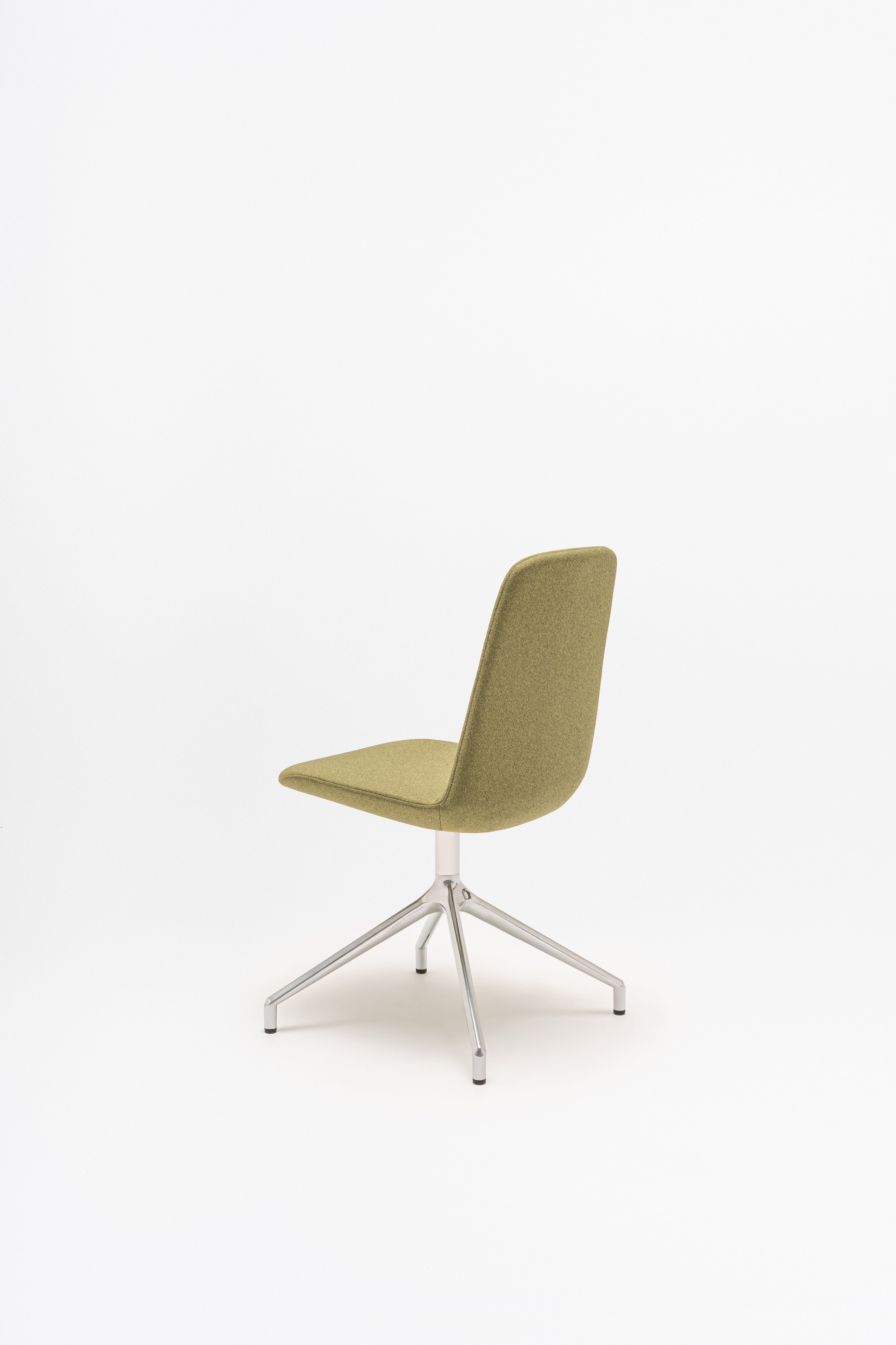 Ulti swivel aluminum chair polished