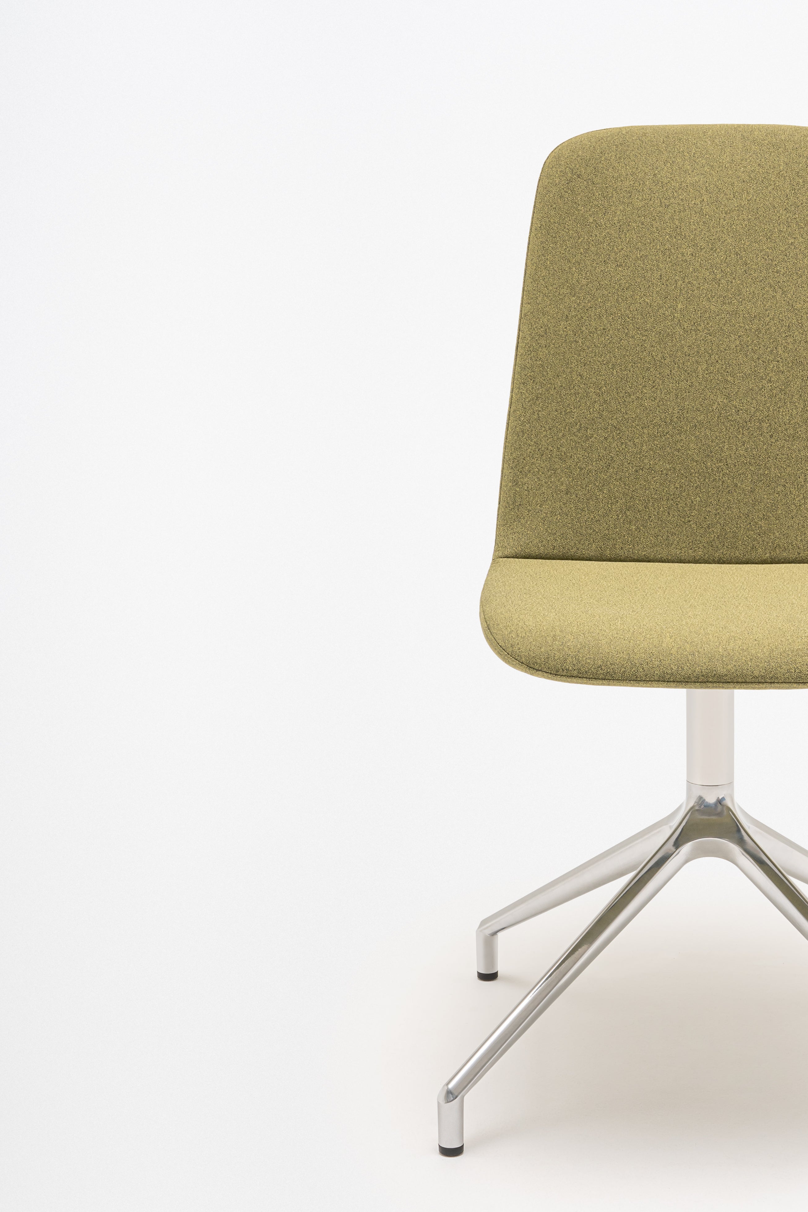 Ulti swivel aluminum chair polished