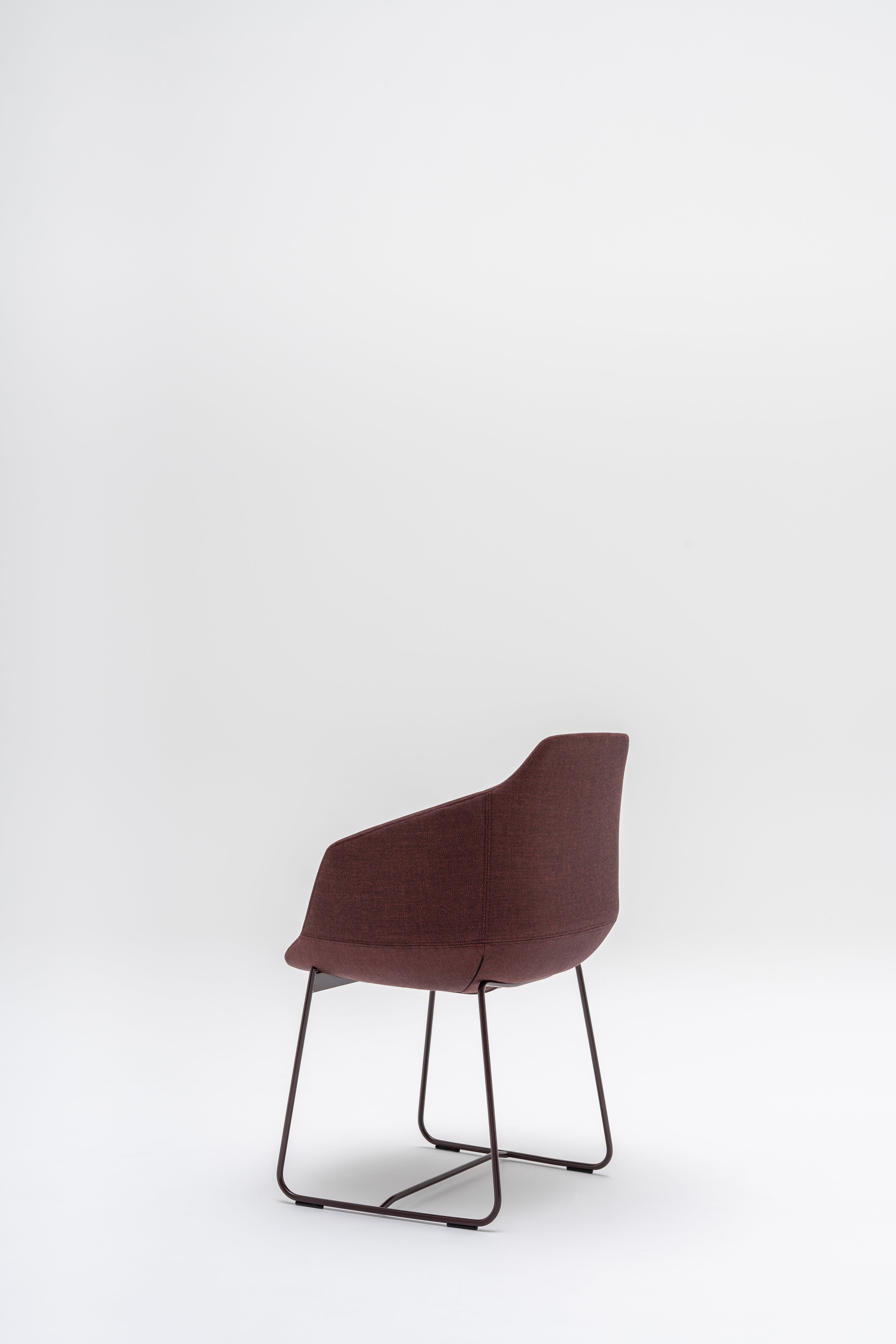 Ultra chair base of the skid with footer to the soft surface