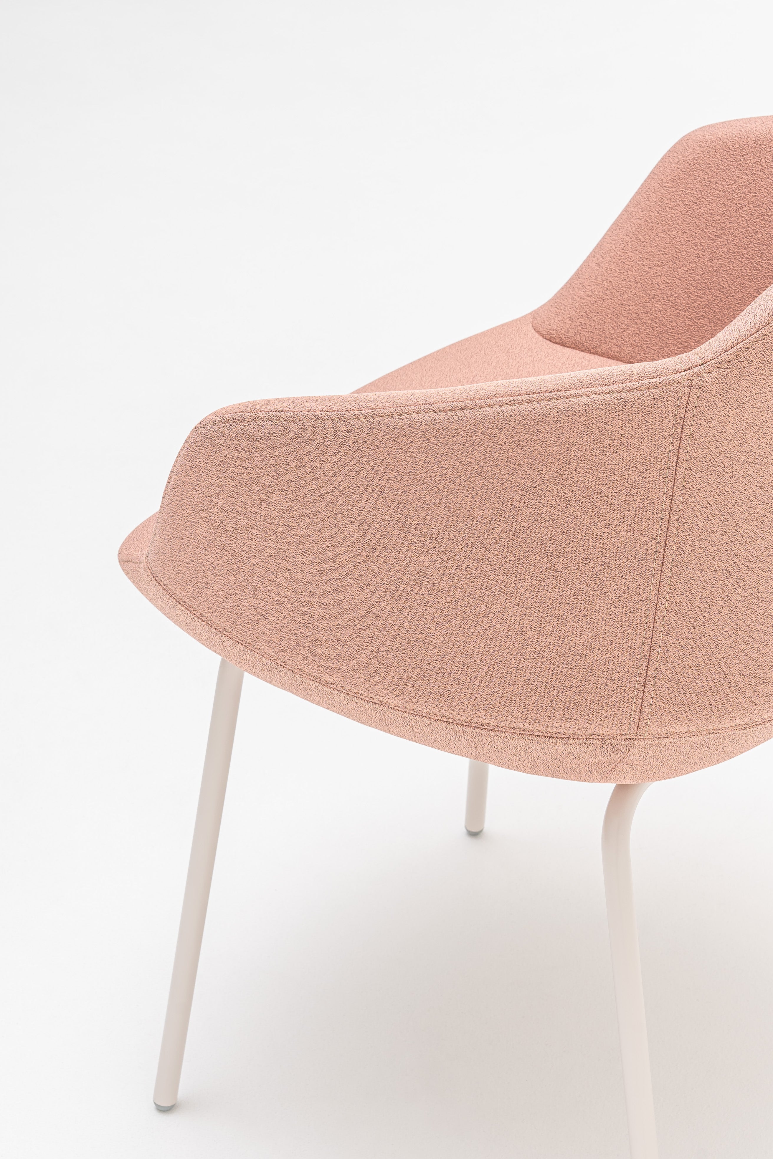 Stoel ULTRA met metalen basis