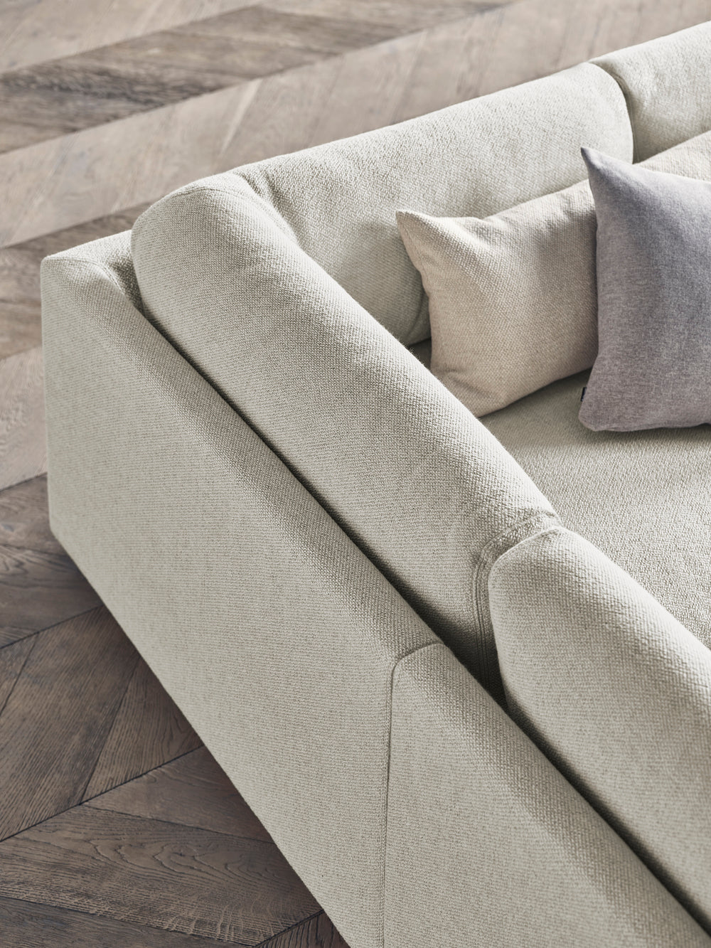 A corner with a left -hand sepia chaise -sided chaise base with a dark base