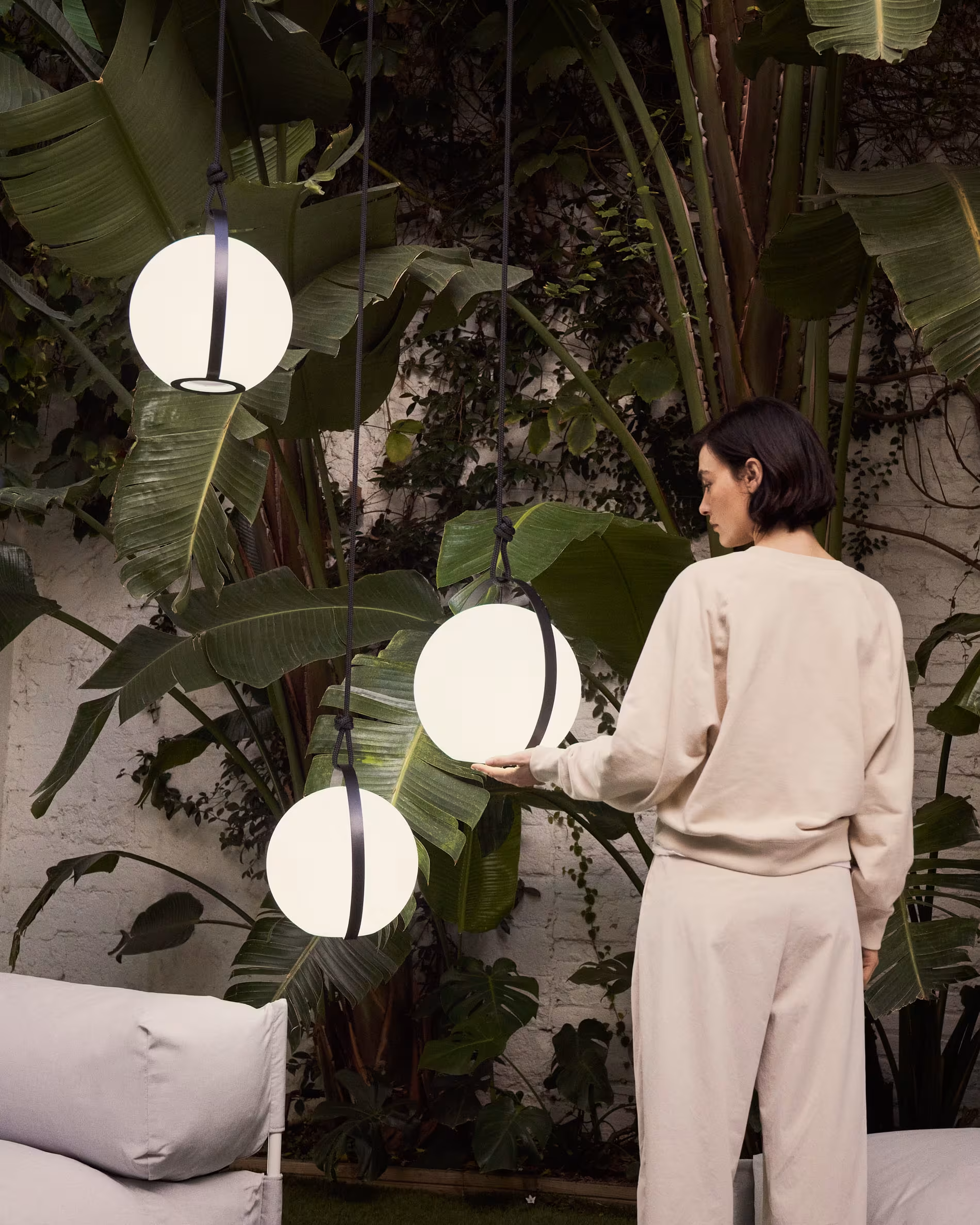 Lampa stołowa akumulatorowa DINESH czarny La Forma Eye on Design