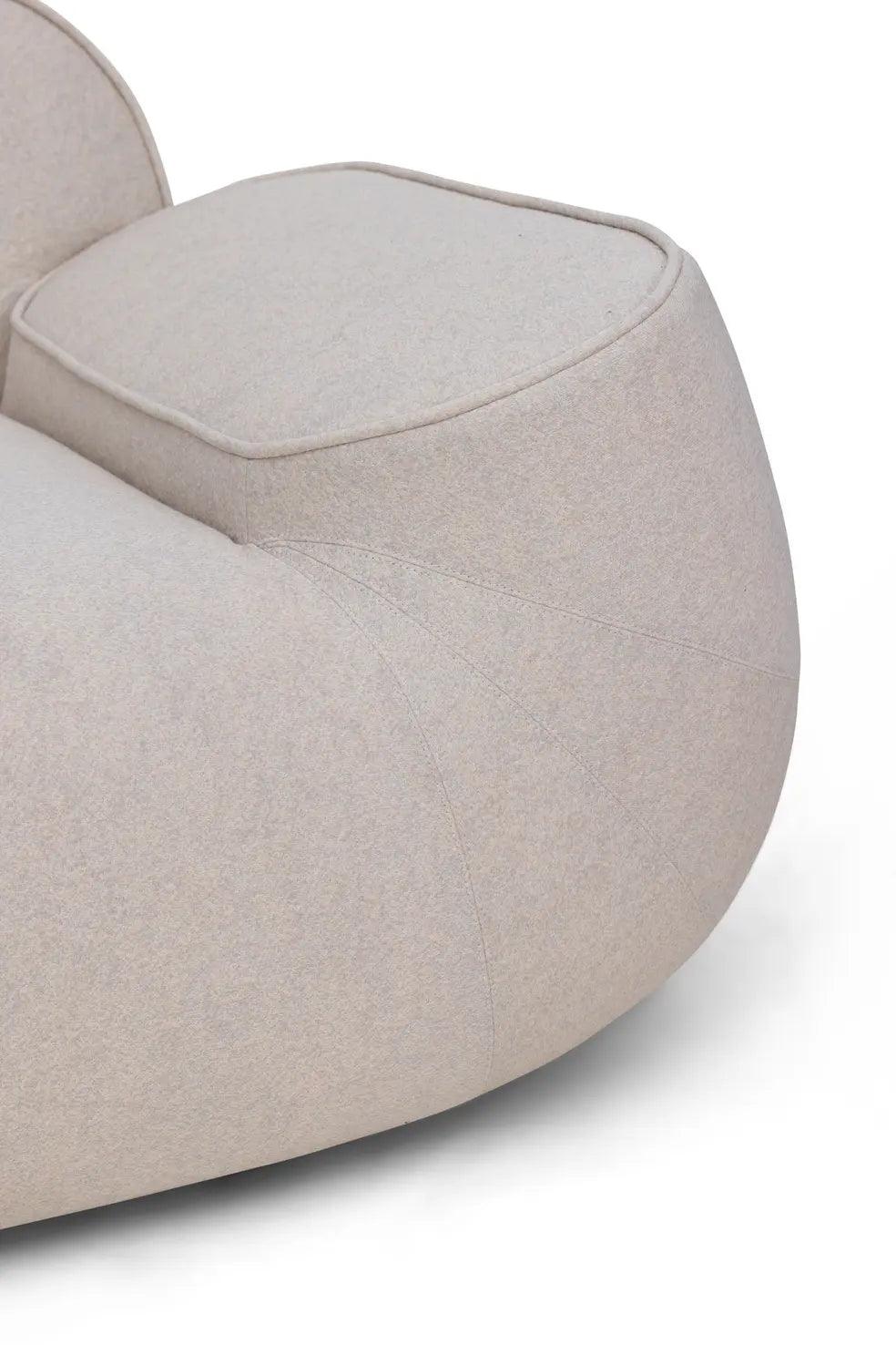 Sofa 2-osobowa BIG GEORGE tapicerowana Moooi Eye on Design