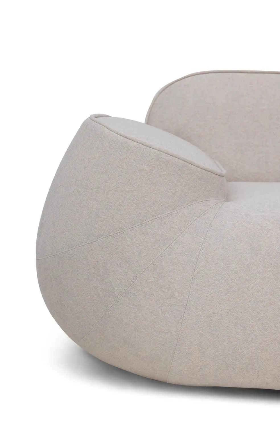 Sofa 2-osobowa BIG GEORGE tapicerowana Moooi Eye on Design