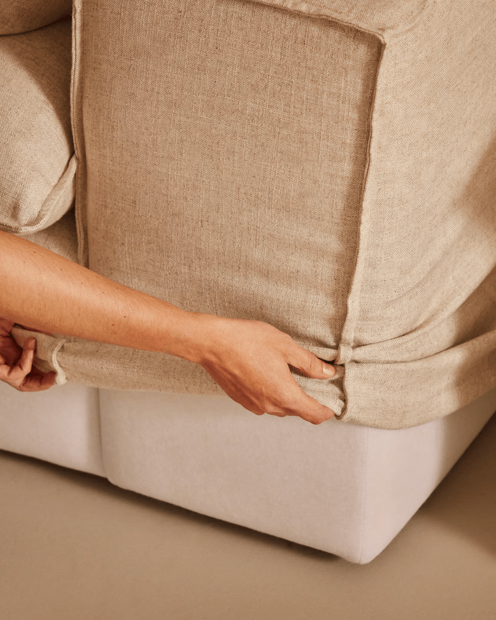 Sofa 3-osobowa ze zdejmowanym pokrowcem ANARELA beżowy La Forma Eye on Design