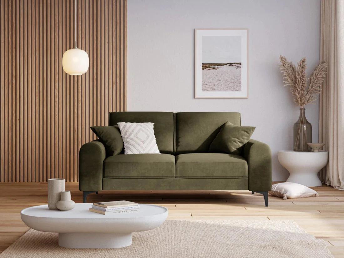 Sofa aksamitna 2-osobowa MADARA zielony z czarną podstawą Mazzini Sofas Eye on Design