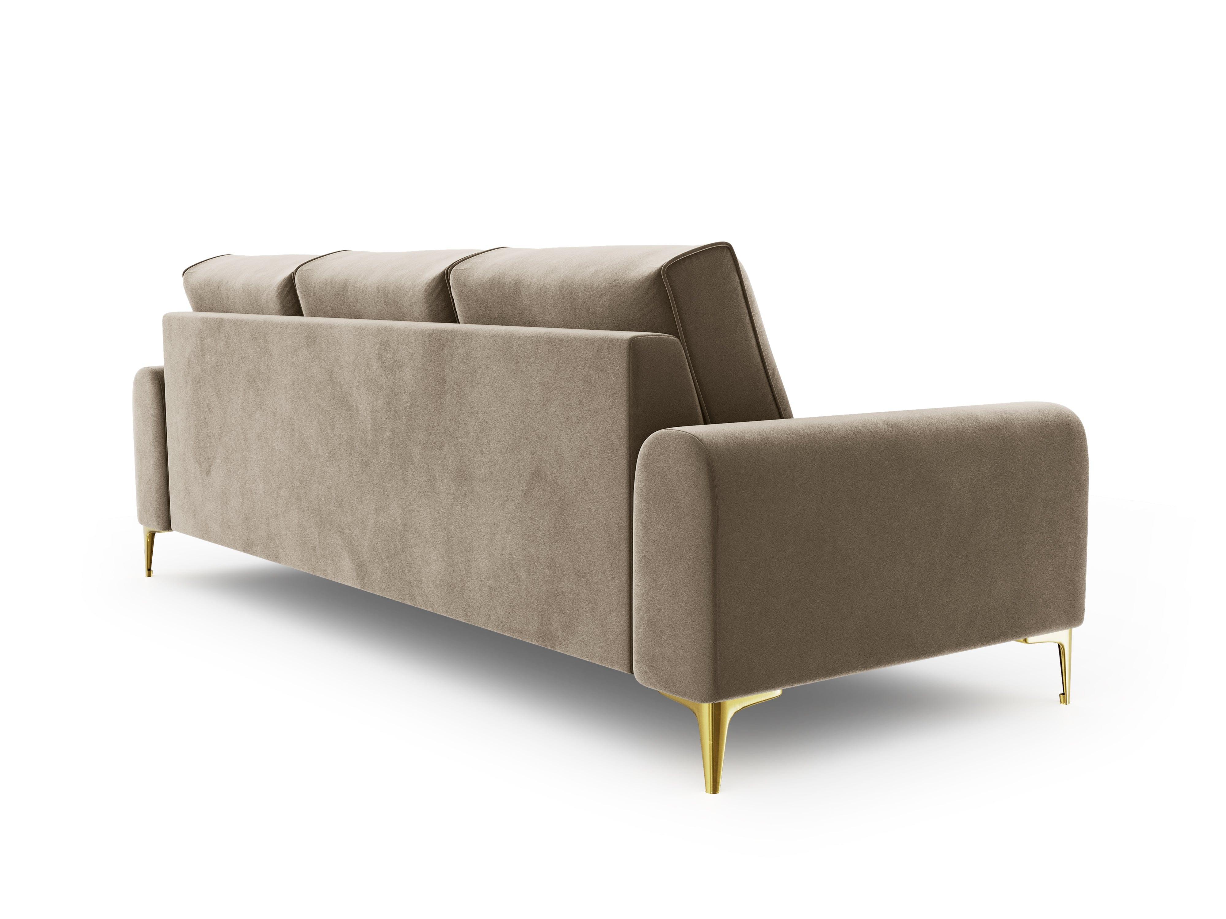 Sofa aksamitna 4-osobowa MADARA cappuccino ze złotą podstawą Mazzini Sofas Eye on Design