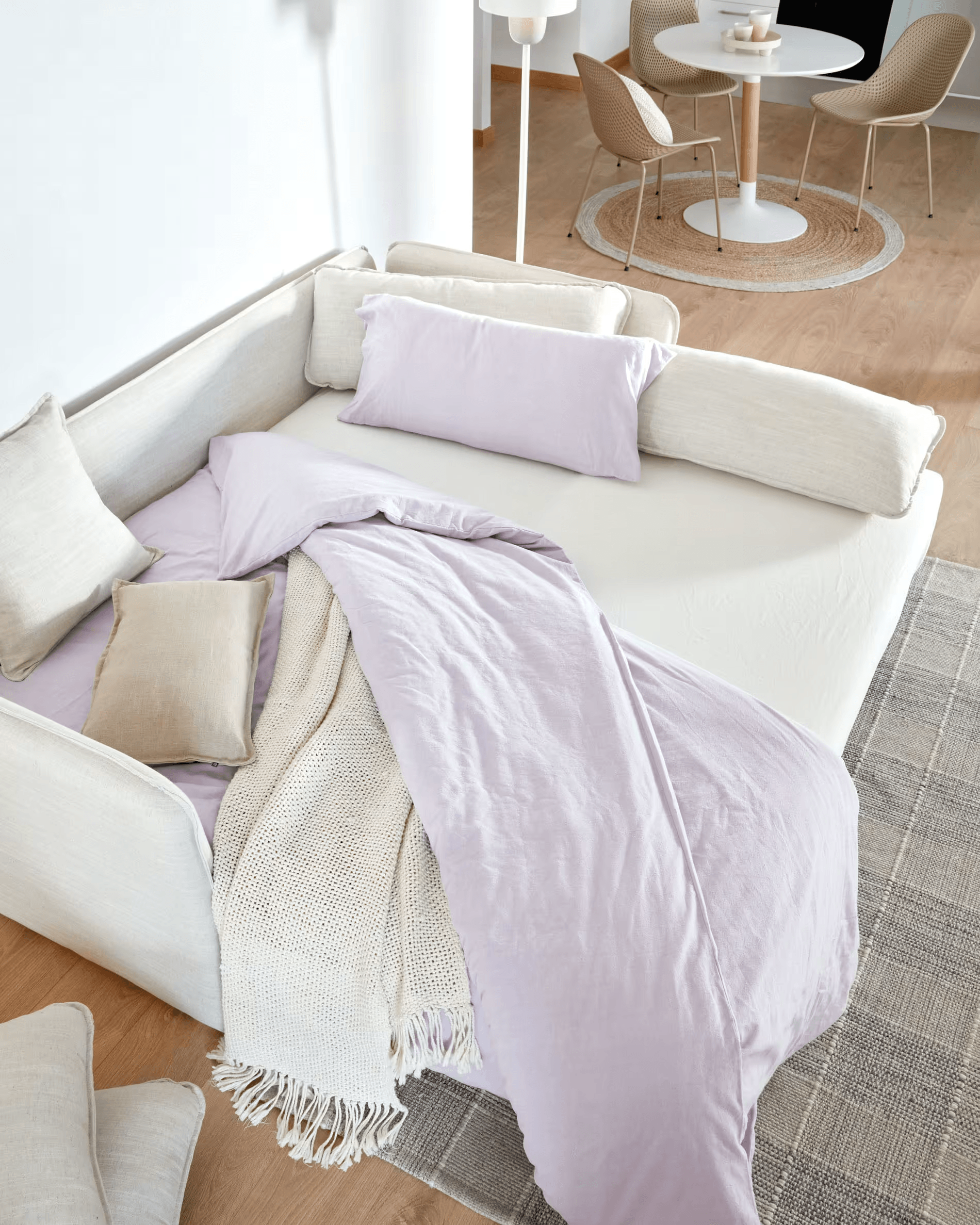 Sofa z funkcją spania TANIT kremowy La Forma Eye on Design