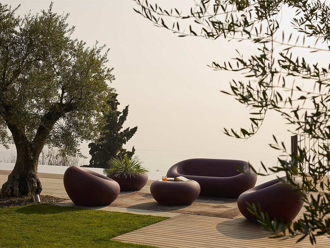 Sofa zewnętrzna NAMI bordowy Qeeboo Eye on Design