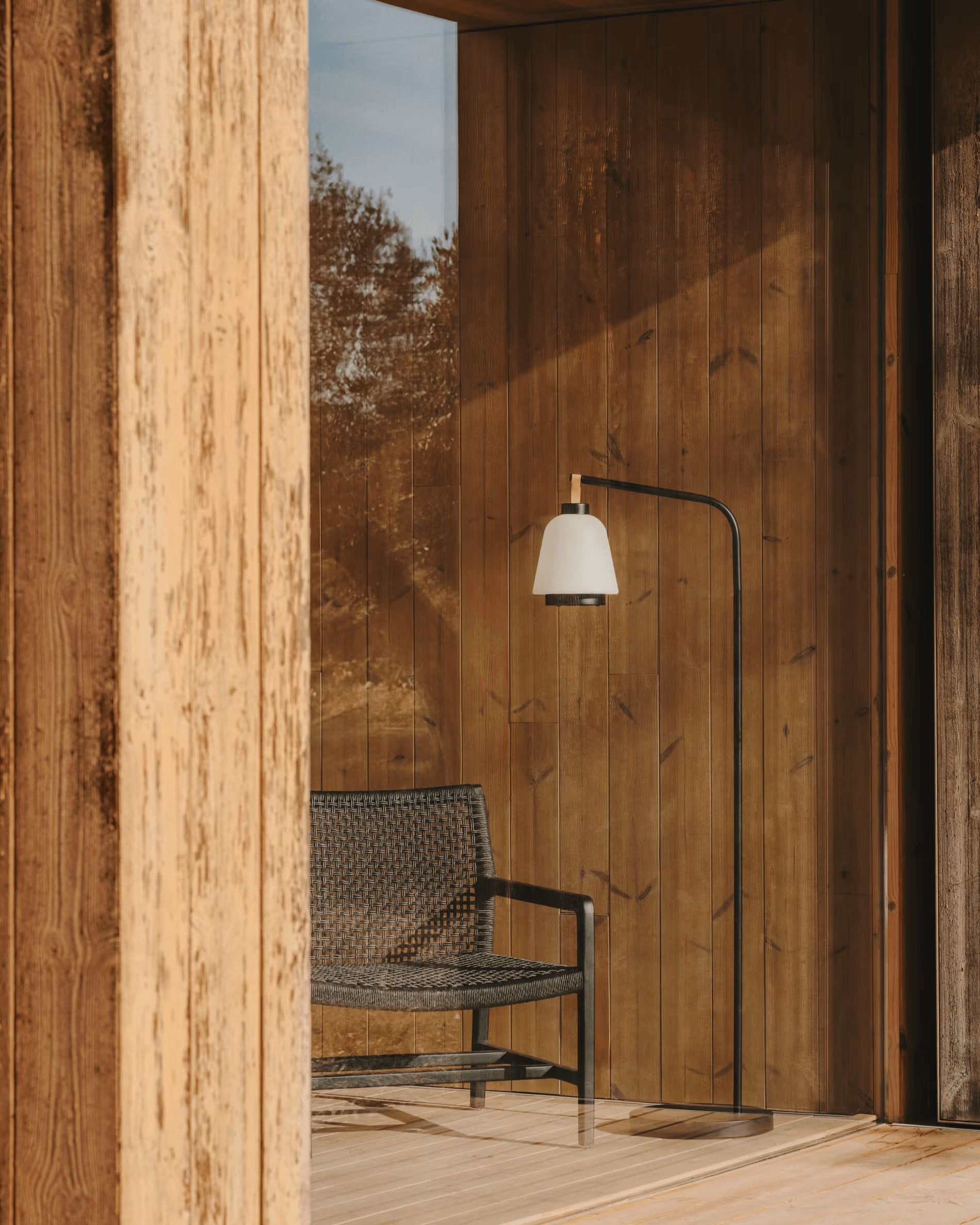 Stojak na lampy akumulatorowe NALI czarny La Forma Eye on Design