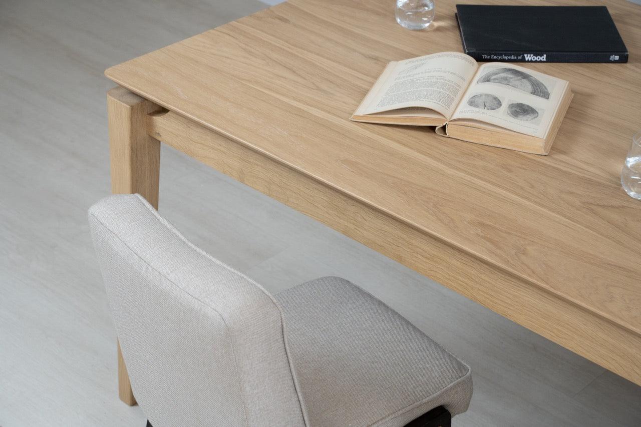 Stół CHAMFER lite drewno Selfia Eye on Design